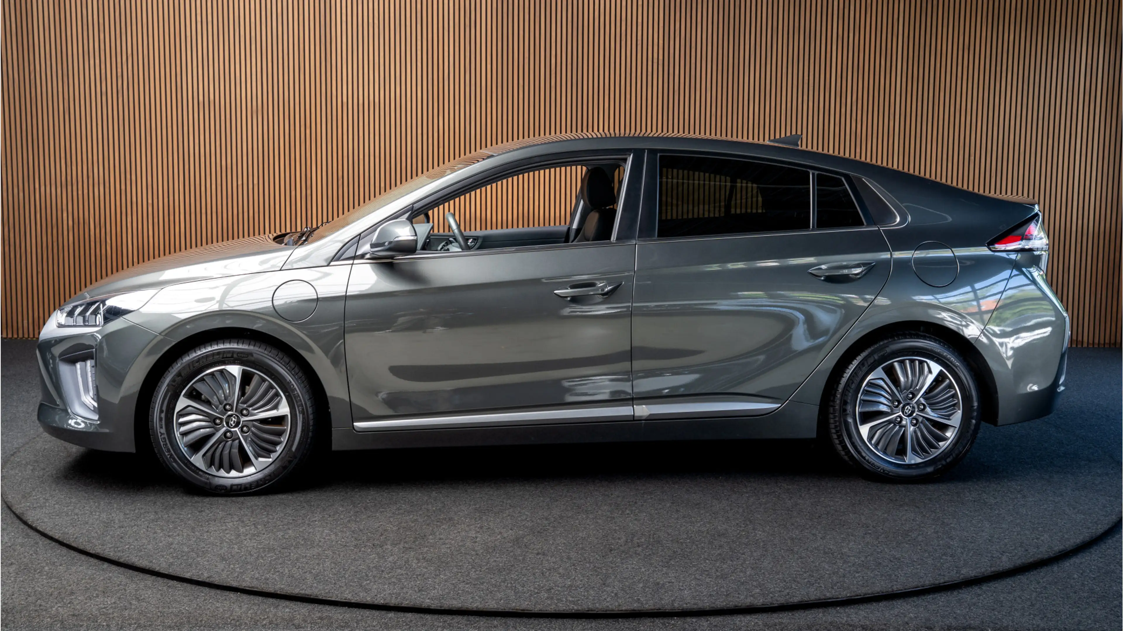 Hyundai IONIQ 1.6 GDi PHEV Navi Leer Camera Infinity Stoelventil — photo 2