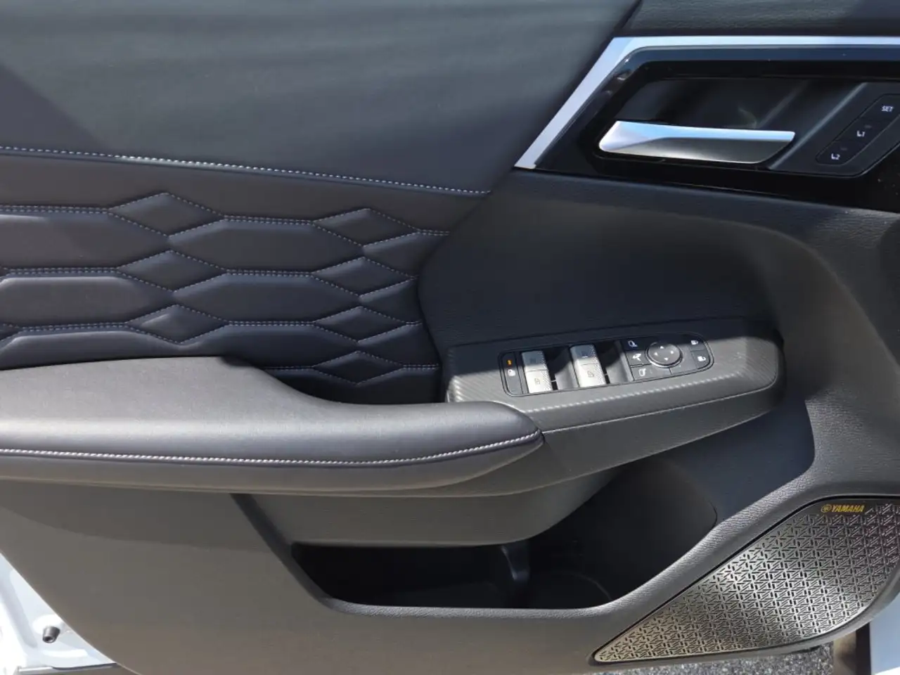 Mitsubishi Outlander 2026 — фото 12
