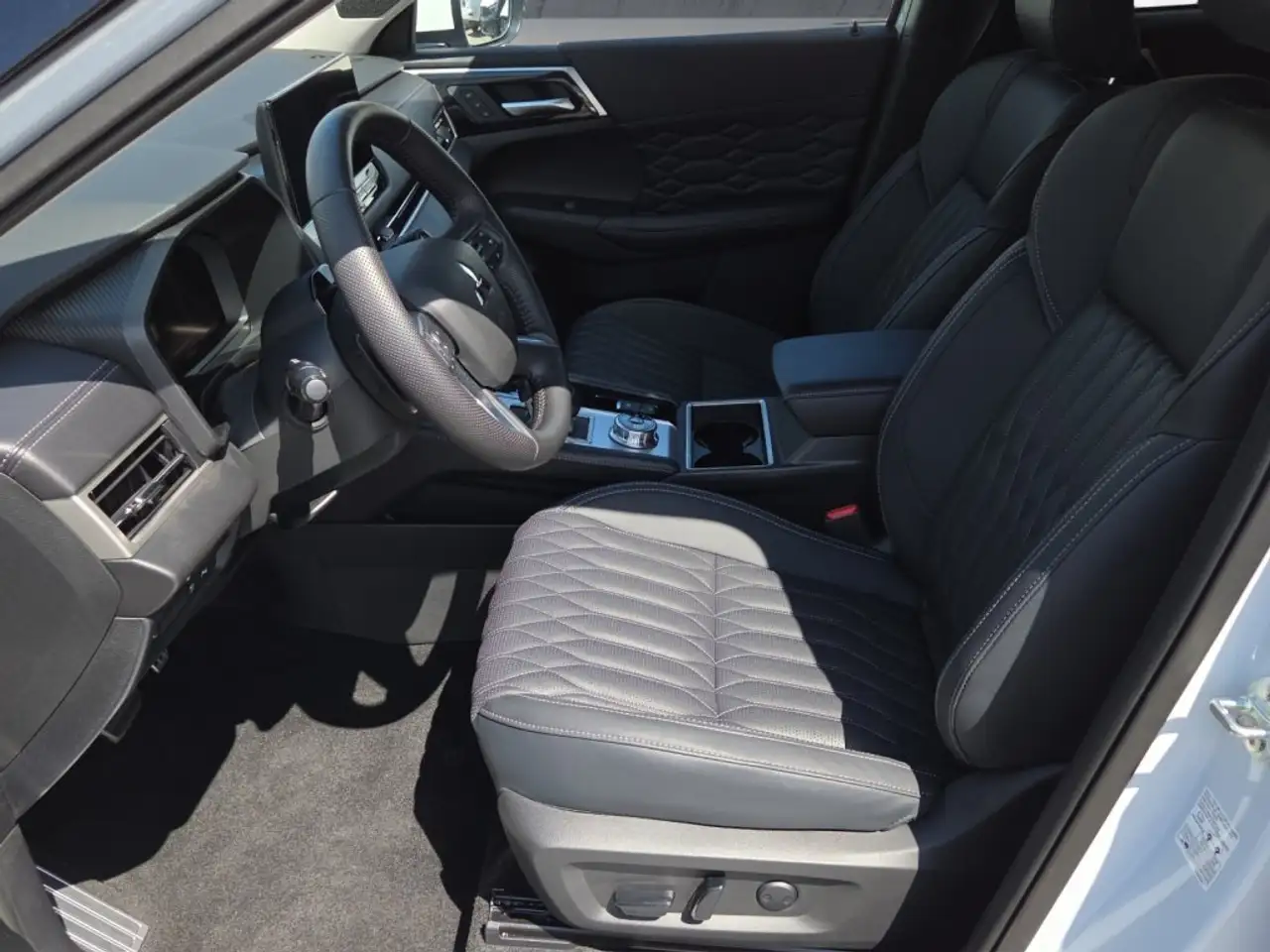 Mitsubishi Outlander 2026 — фото 13