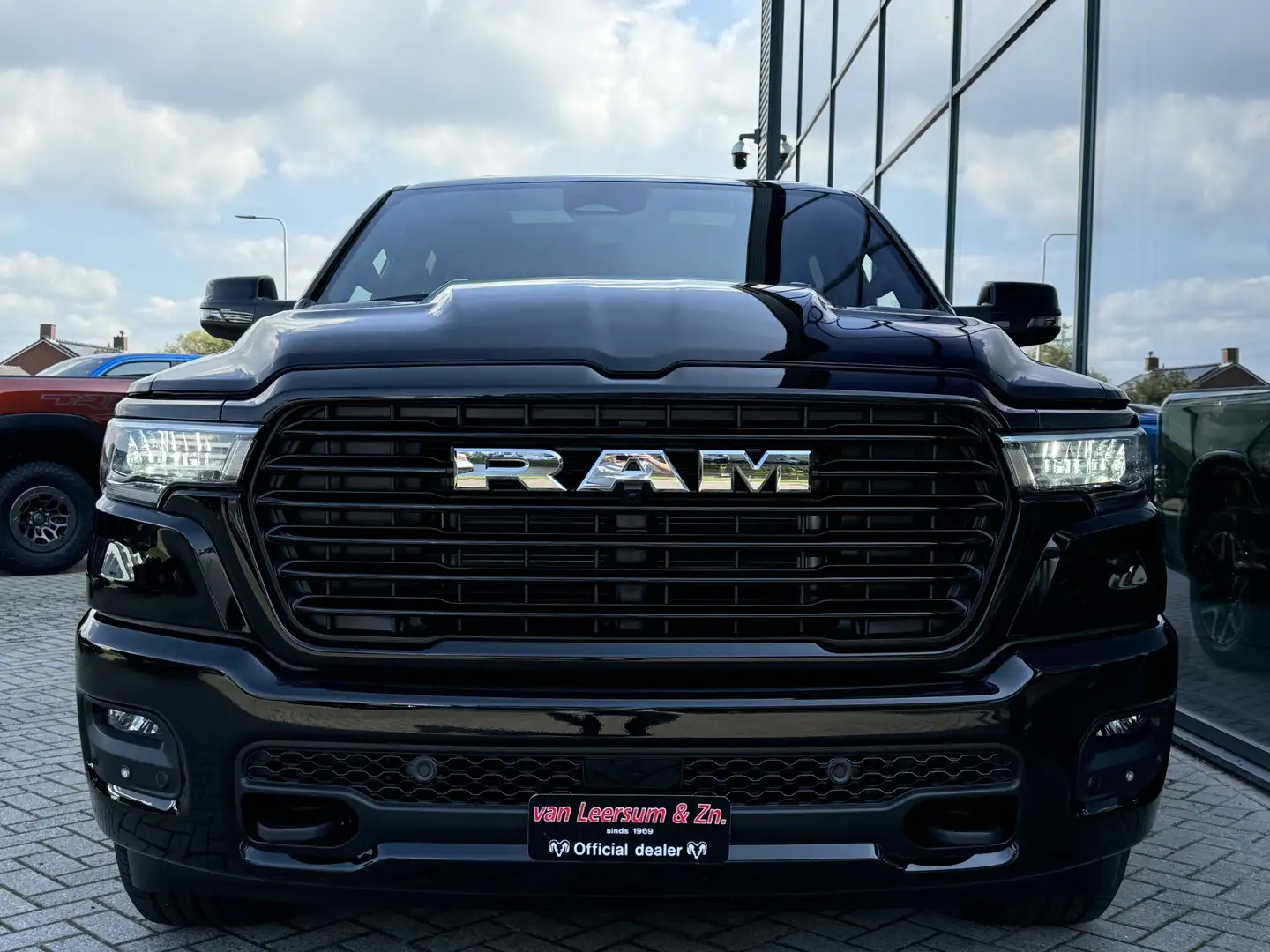 Dodge RAM Laramie Sport Hurricane | Pano | Alpine | Achterui Zwart - 2