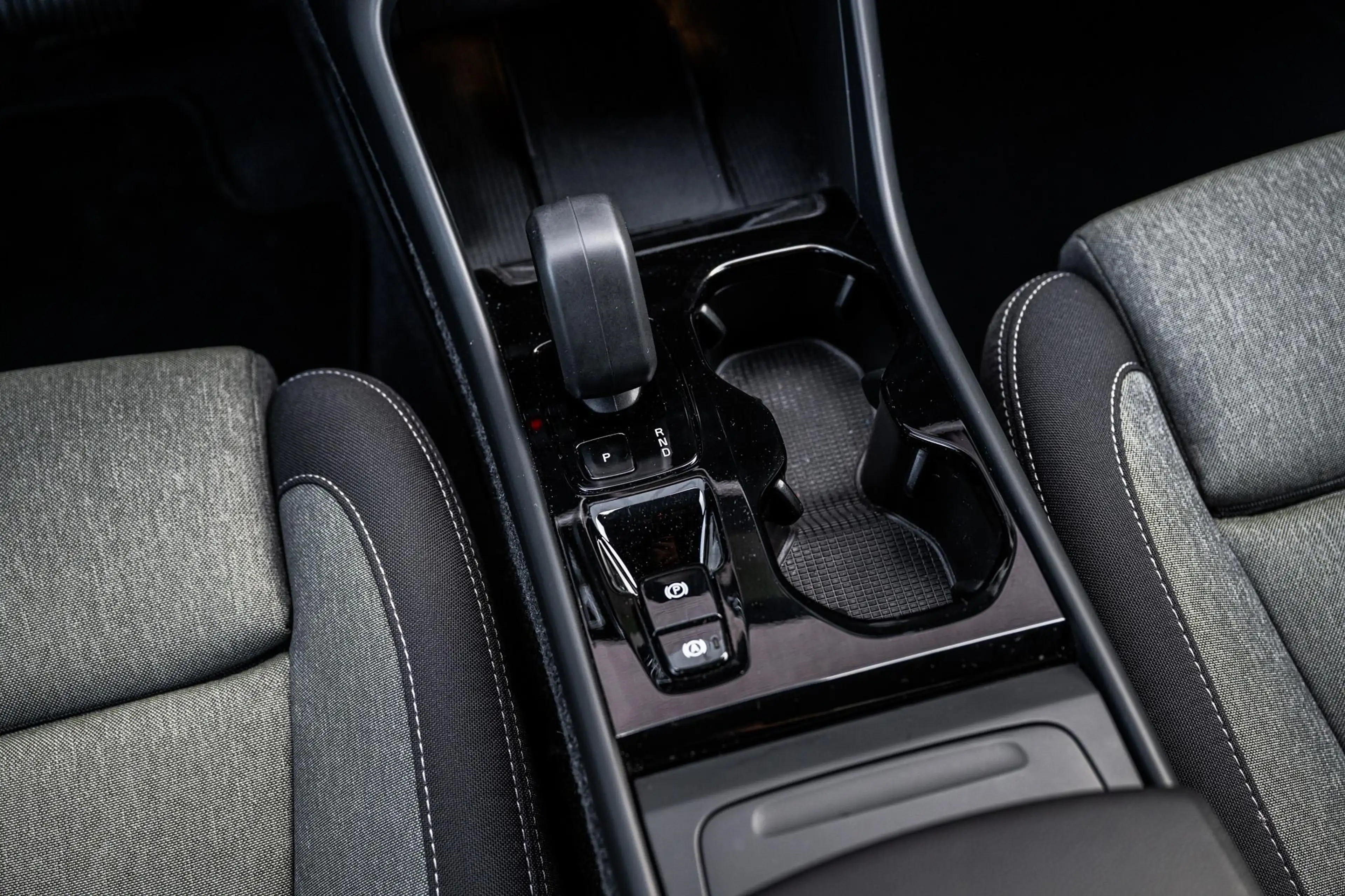 Volvo XC40 2.0 B4 Plus Dark | Trekhaak | Lichtmetalen Velgen — photo 14