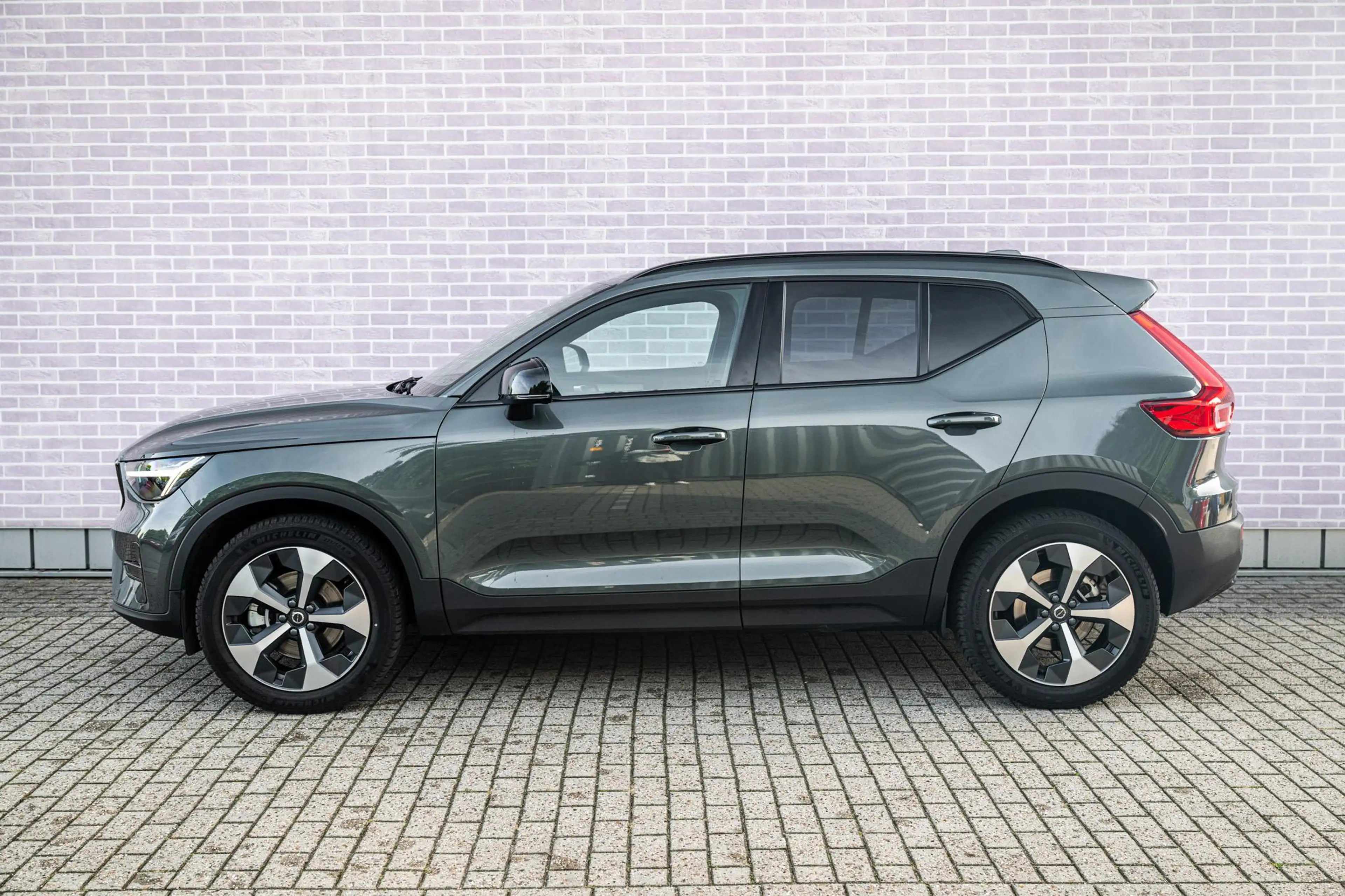 Volvo XC40 2.0 B4 Plus Dark | Trekhaak | Lichtmetalen Velgen — photo 5