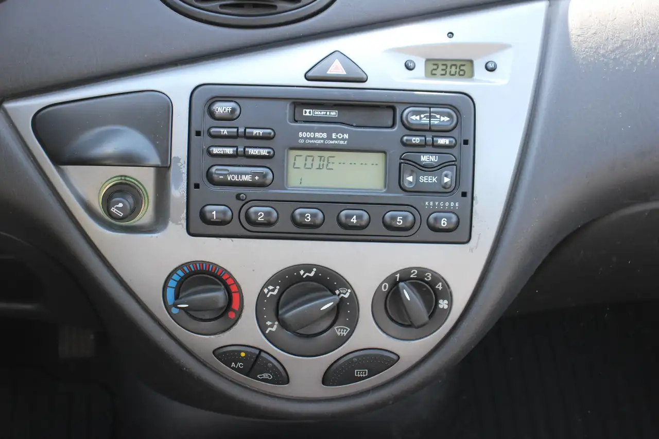 Ford Focus Turnier 1.8i # TÜV 11.2026, foto 10