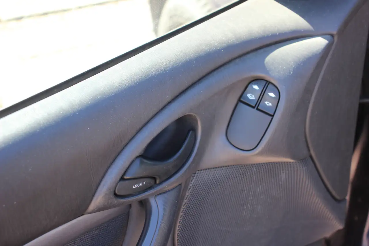 Ford Focus Turnier 1.8i # TÜV 11.2026, foto 11