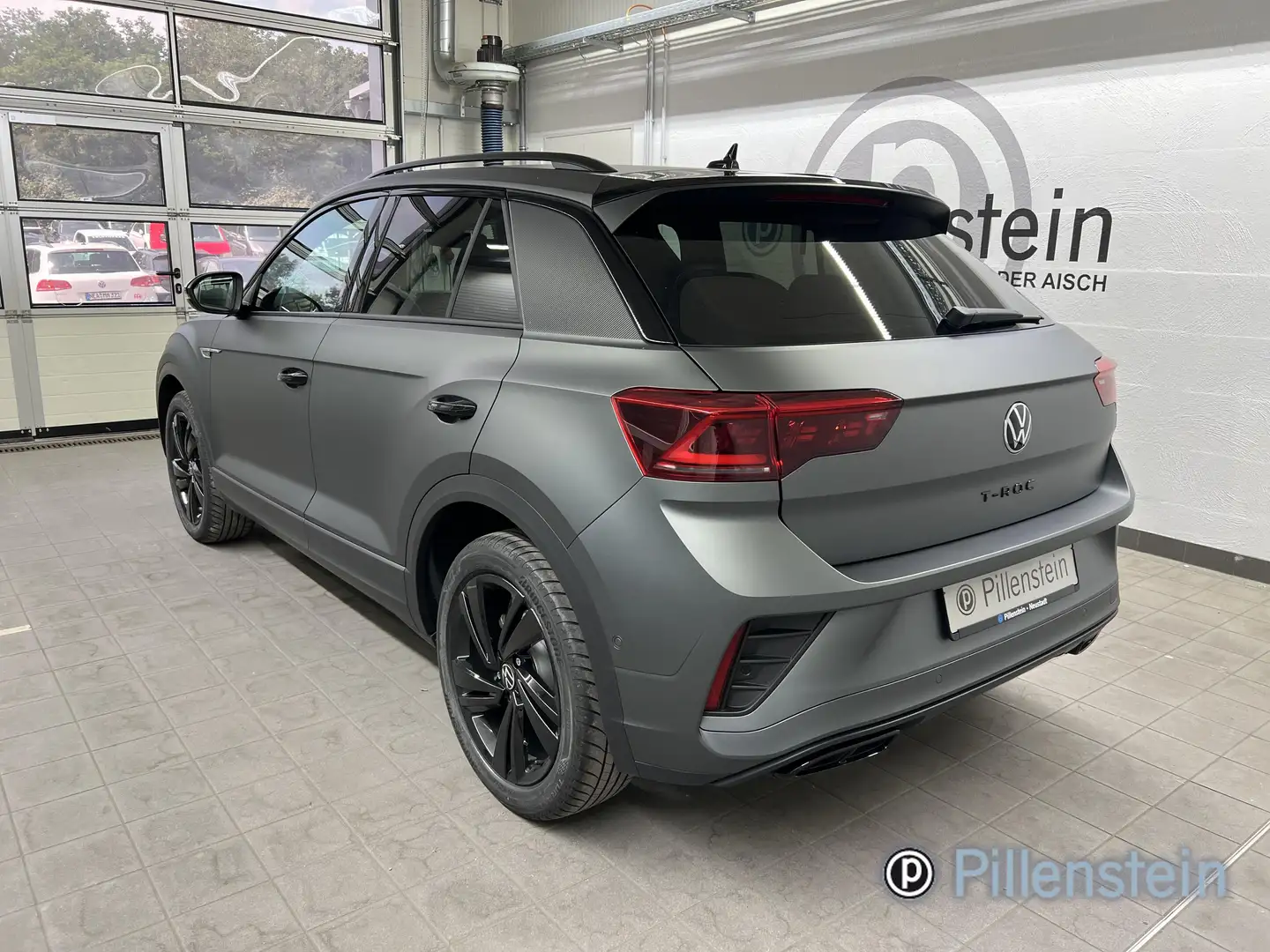 Volkswagen T-Roc TSI DSG R-LINE/BLACK AHK+MATRIX+KAM+EASY Grau - 2