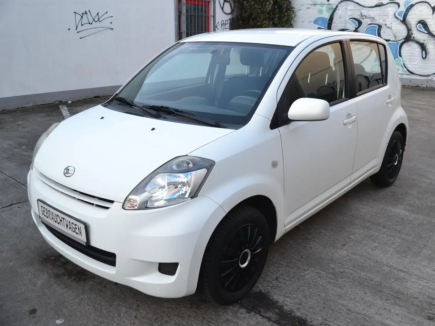 Daihatsu Sirion Sirion 1.0 Klima Ganzjahresreifen Gepflegter Klein Weiß - 2