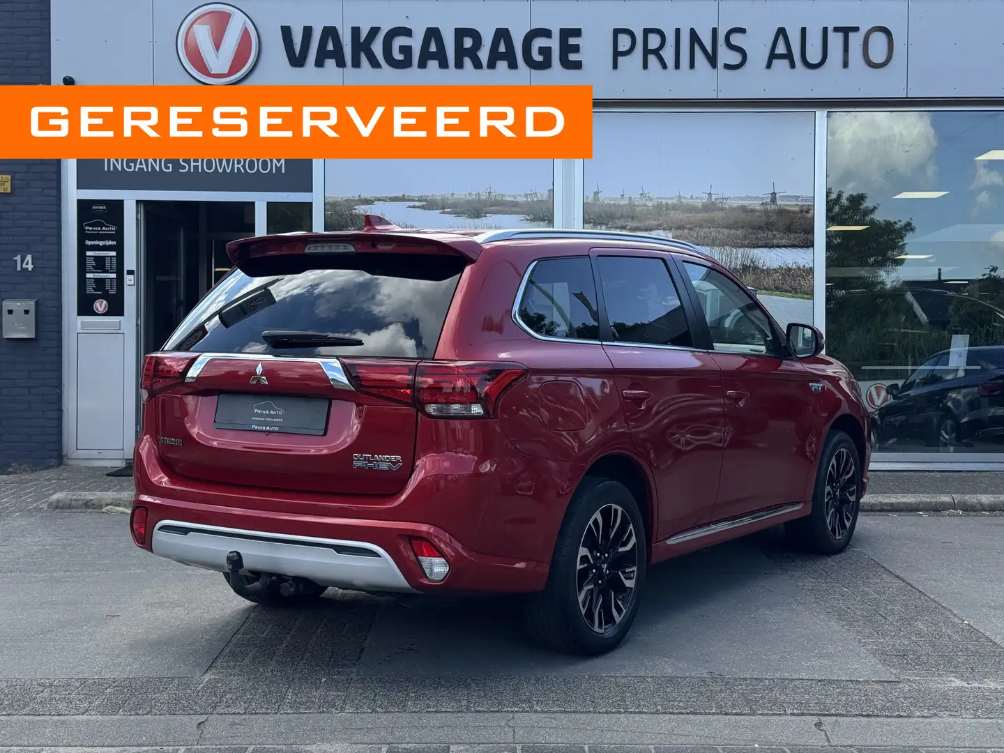 Mitsubishi Outlander 2.4 PHEV Pure |CAMERA|CARPLAY|TREKHAAK|VOLL. ONDER Rood - 2