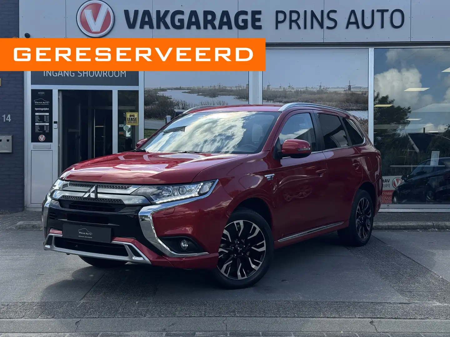 Mitsubishi Outlander 2.4 PHEV Pure |CAMERA|CARPLAY|TREKHAAK|VOLL. ONDER Rood - 1