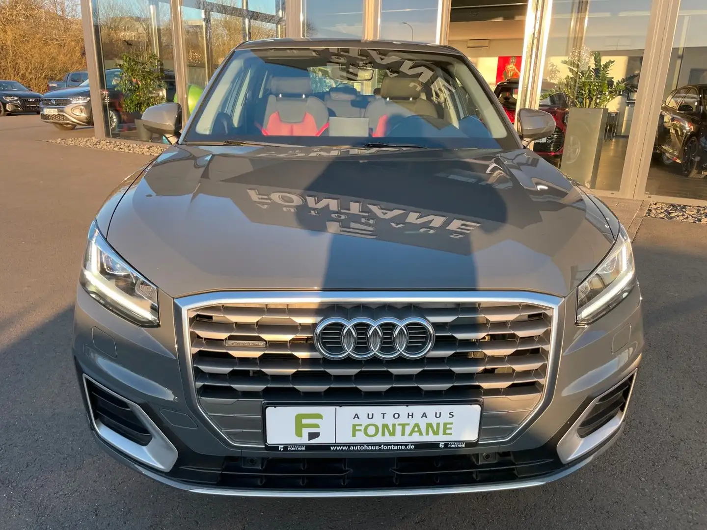 Audi Q2 40 TFSI quattro sport LED Navi DSG Kamera SHZ Grijs - 2