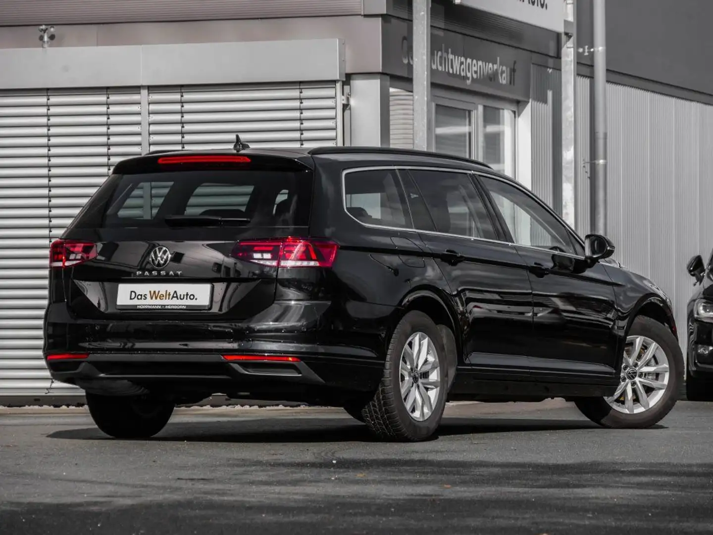 Volkswagen Passat Variant 1.5 TSI DSG Business AHK LED Navi Schwarz - 2