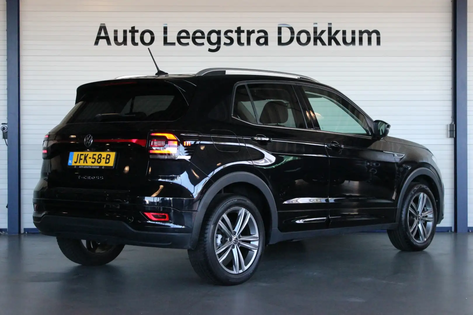 Volkswagen T-Cross 1.0 TSI R-Line Camera | Virtual Cockpit | Carplay Zwart - 2