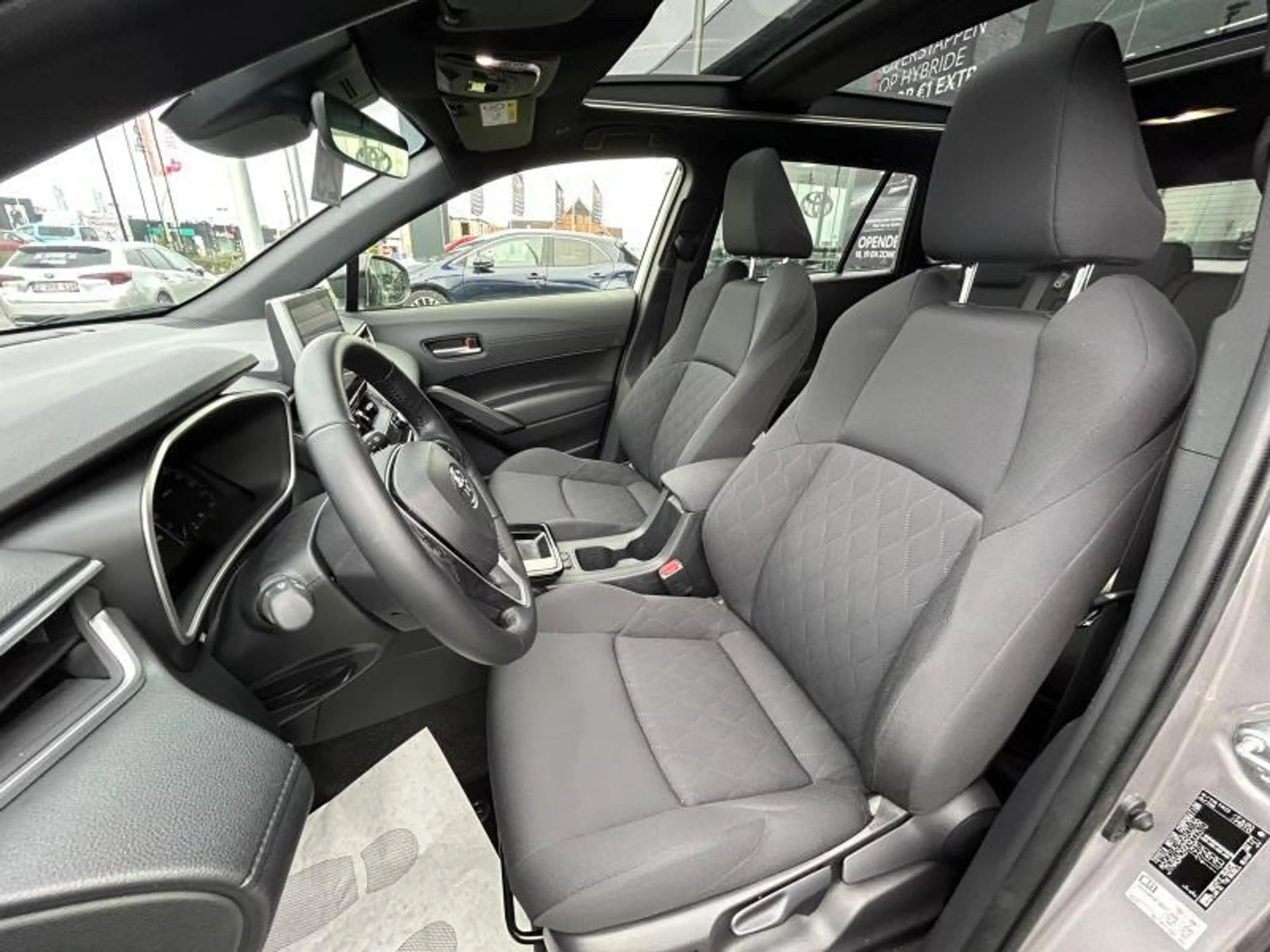 Toyota Corolla Cross 2.0HYB STYLE + SUN PACK — photo 9