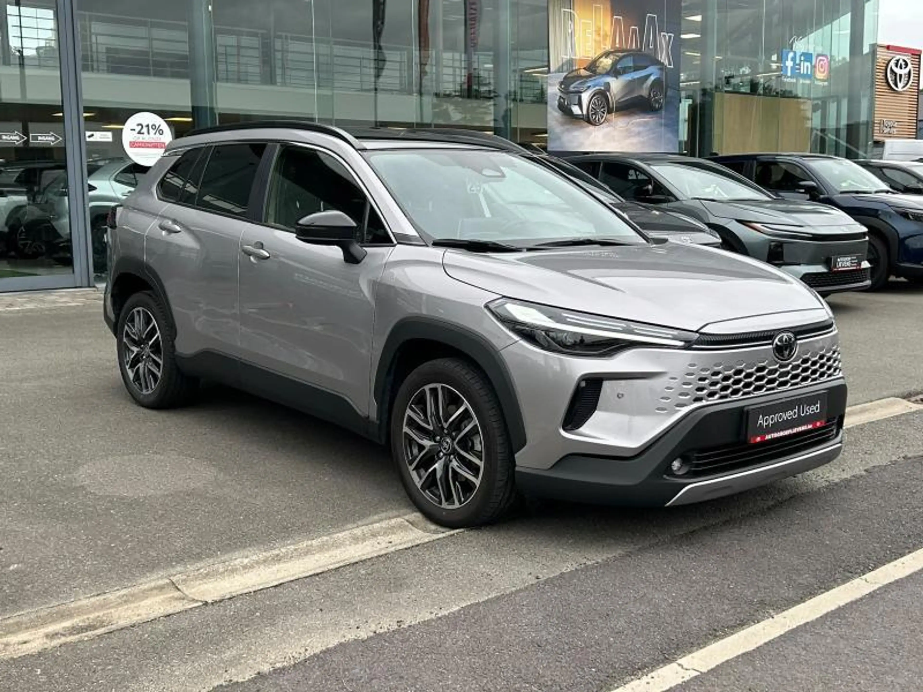 Toyota Corolla Cross 2.0HYB STYLE + SUN PACK — photo 3