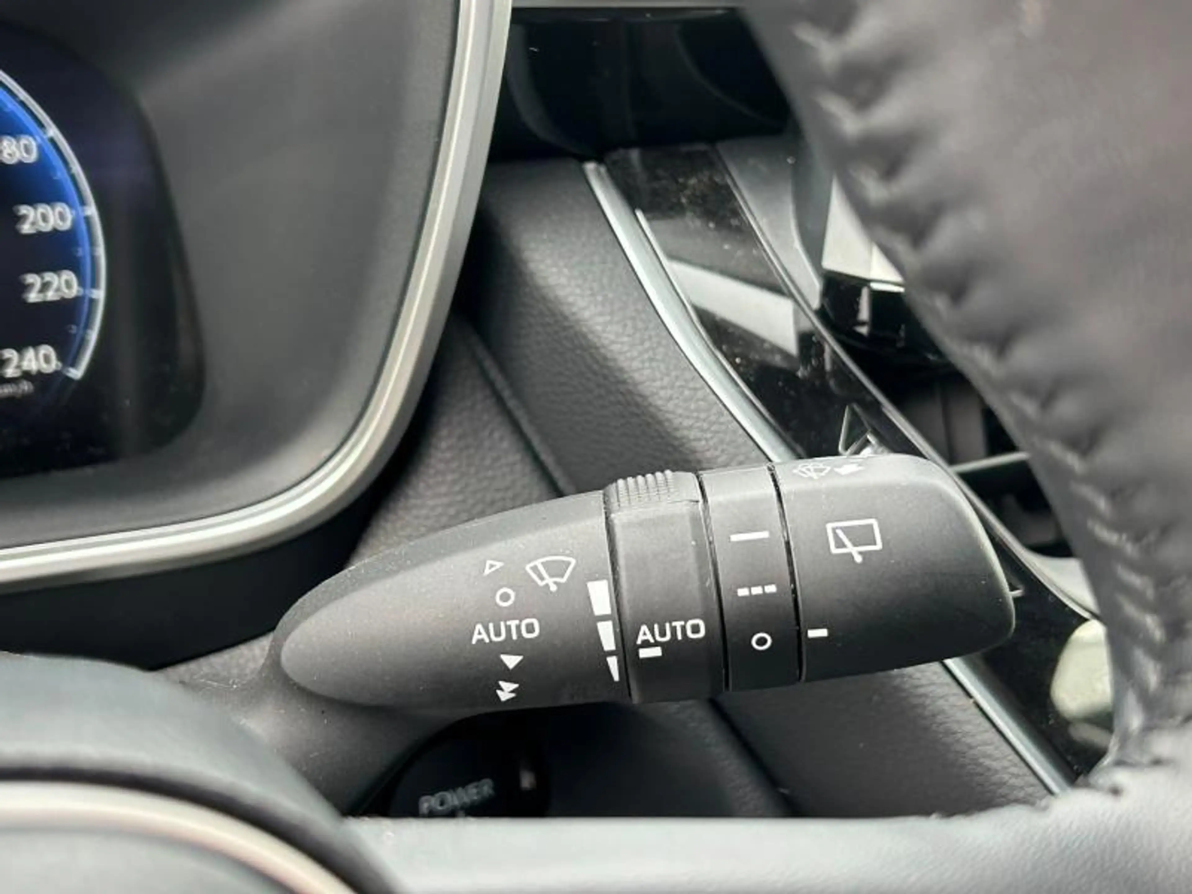Toyota Corolla Cross 2.0HYB STYLE + SUN PACK — photo 15