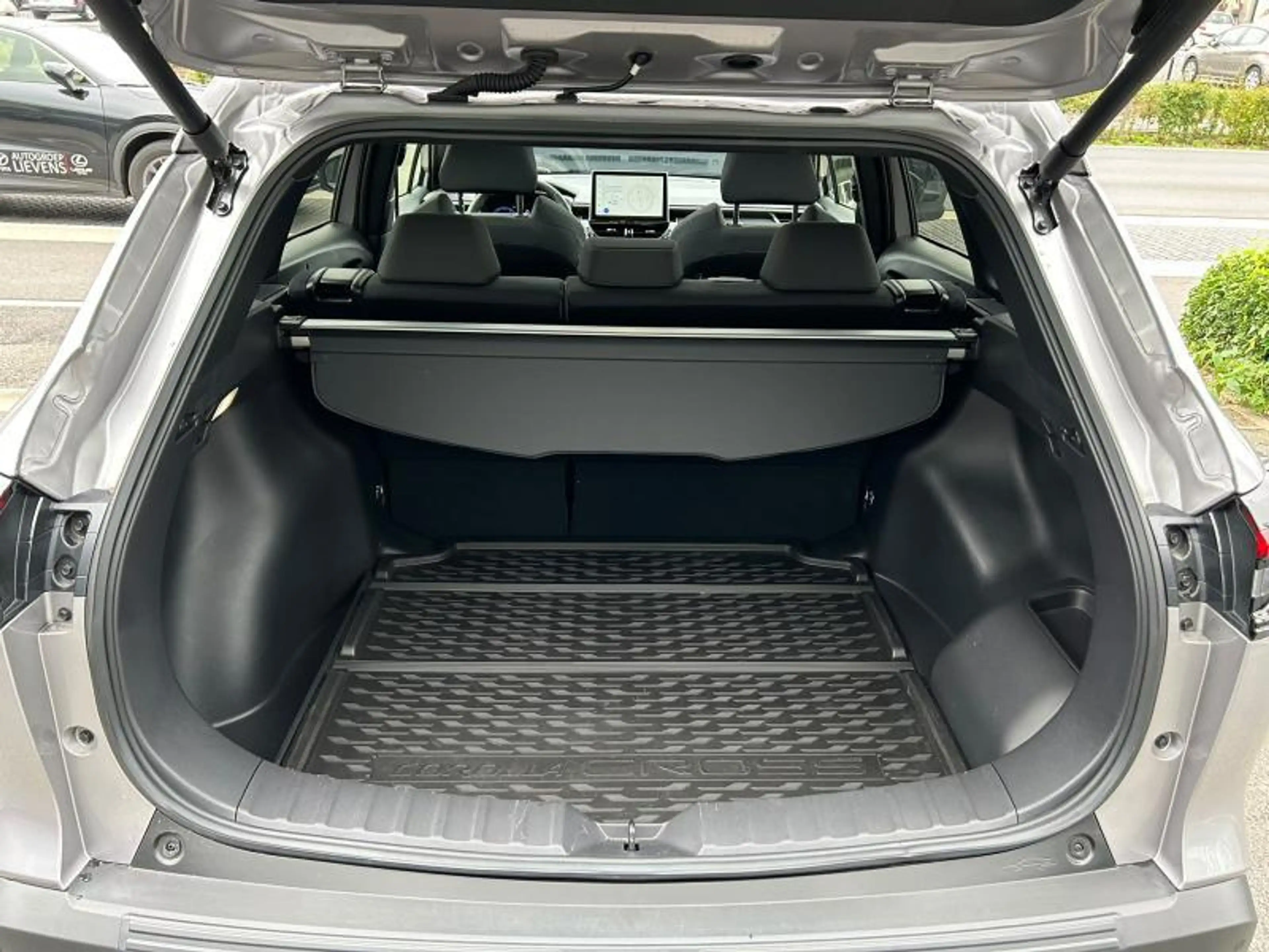 Toyota Corolla Cross 2.0HYB STYLE + SUN PACK — photo 7