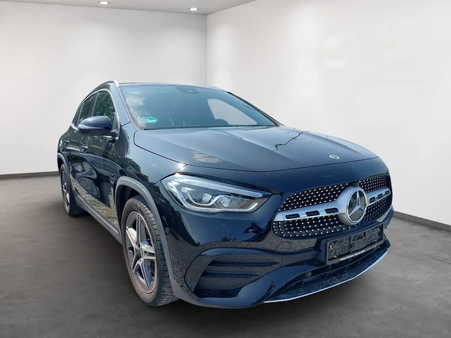 Mercedes-Benz GLA 250 *4MATIC*AMG-LINE*PANO*AMBIENTE*2.HAND* Schwarz - 2