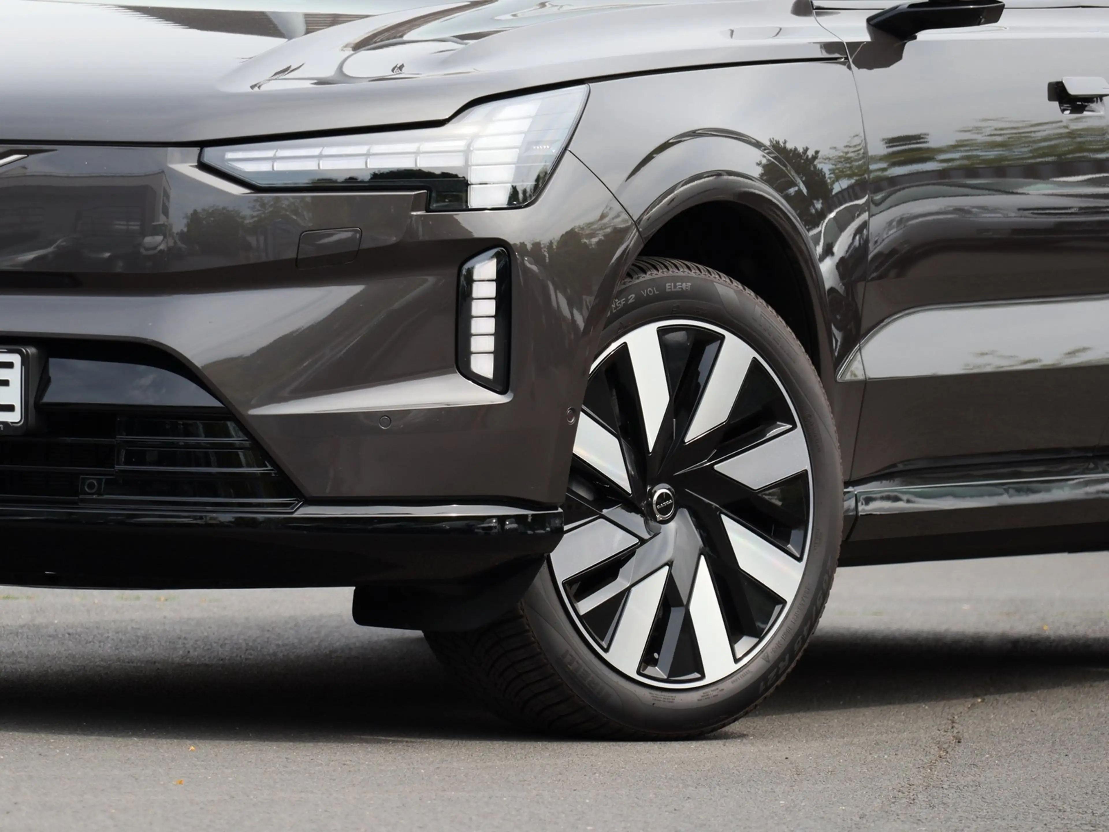 Volvo EX90 Twin Motor AWD Plus NP:99.990,-//AHK/Pilot Assi... — photo 5