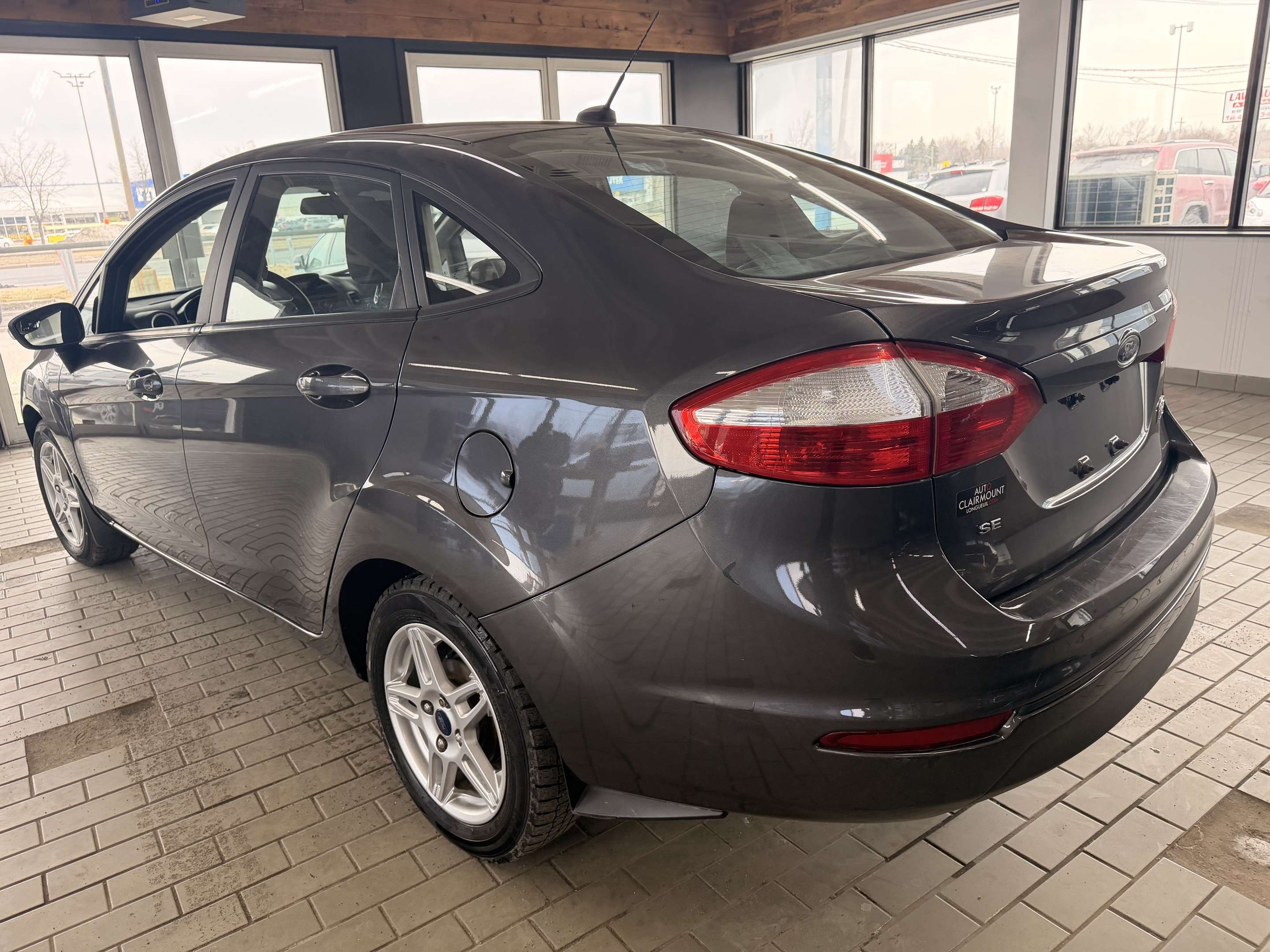 2017 Ford Fiesta SE — снимка 1