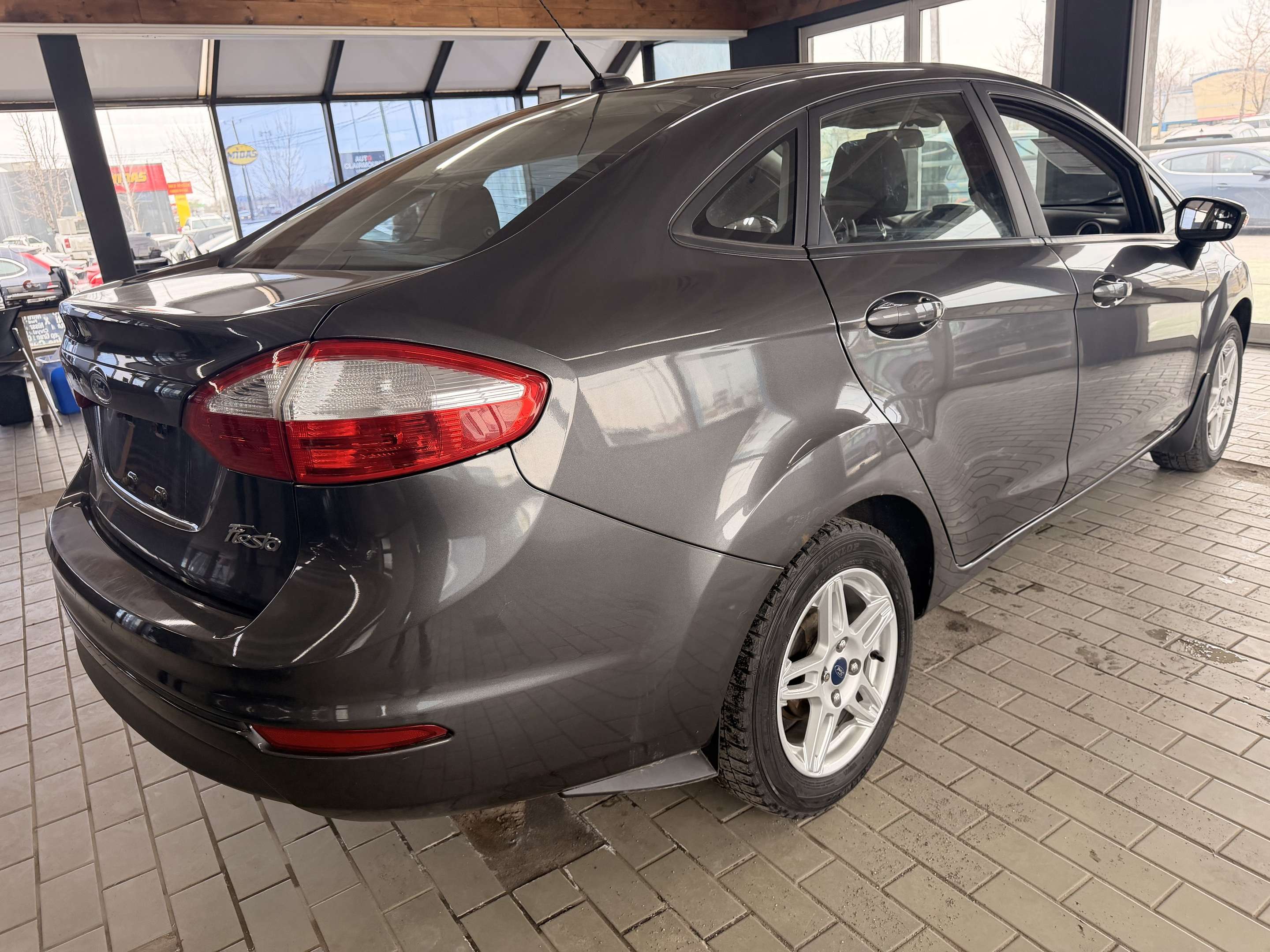 2017 Ford Fiesta SE — снимка 1