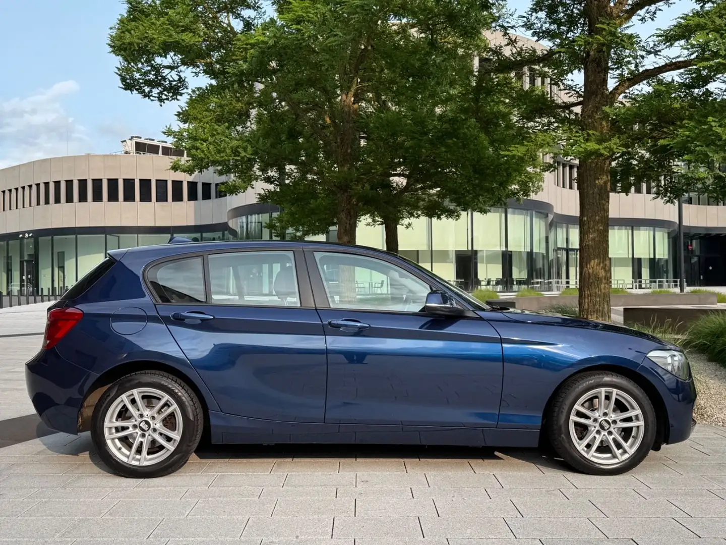 BMW 116 i TEMPO*PDC*KLIMA*AUTOMATIK*TÜV+INSP. NEU*LMF Blau - 2