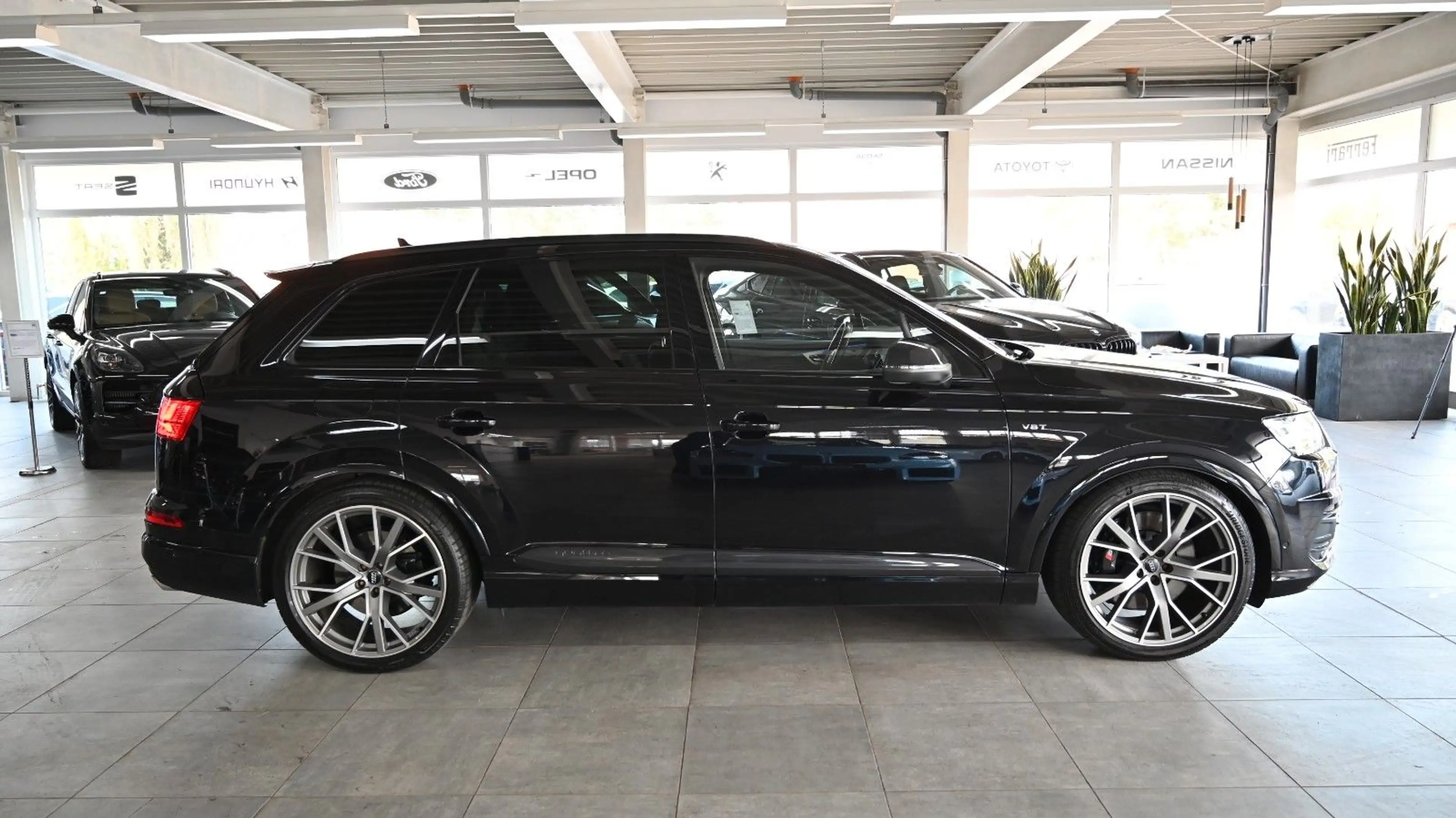Audi SQ7 4.0 TDI quattro *7-SITZER*AHK*1.HAND — photo 8