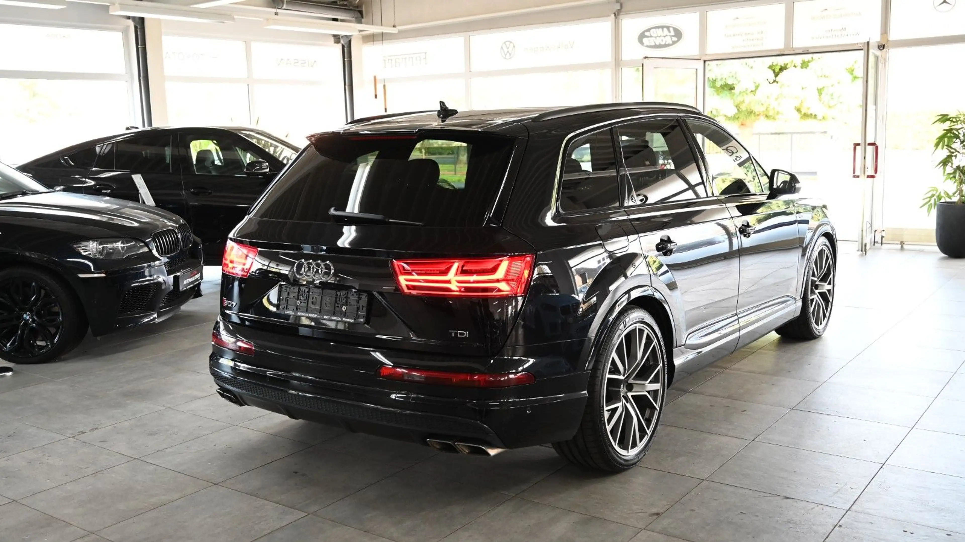 Audi SQ7 4.0 TDI quattro *7-SITZER*AHK*1.HAND — photo 7