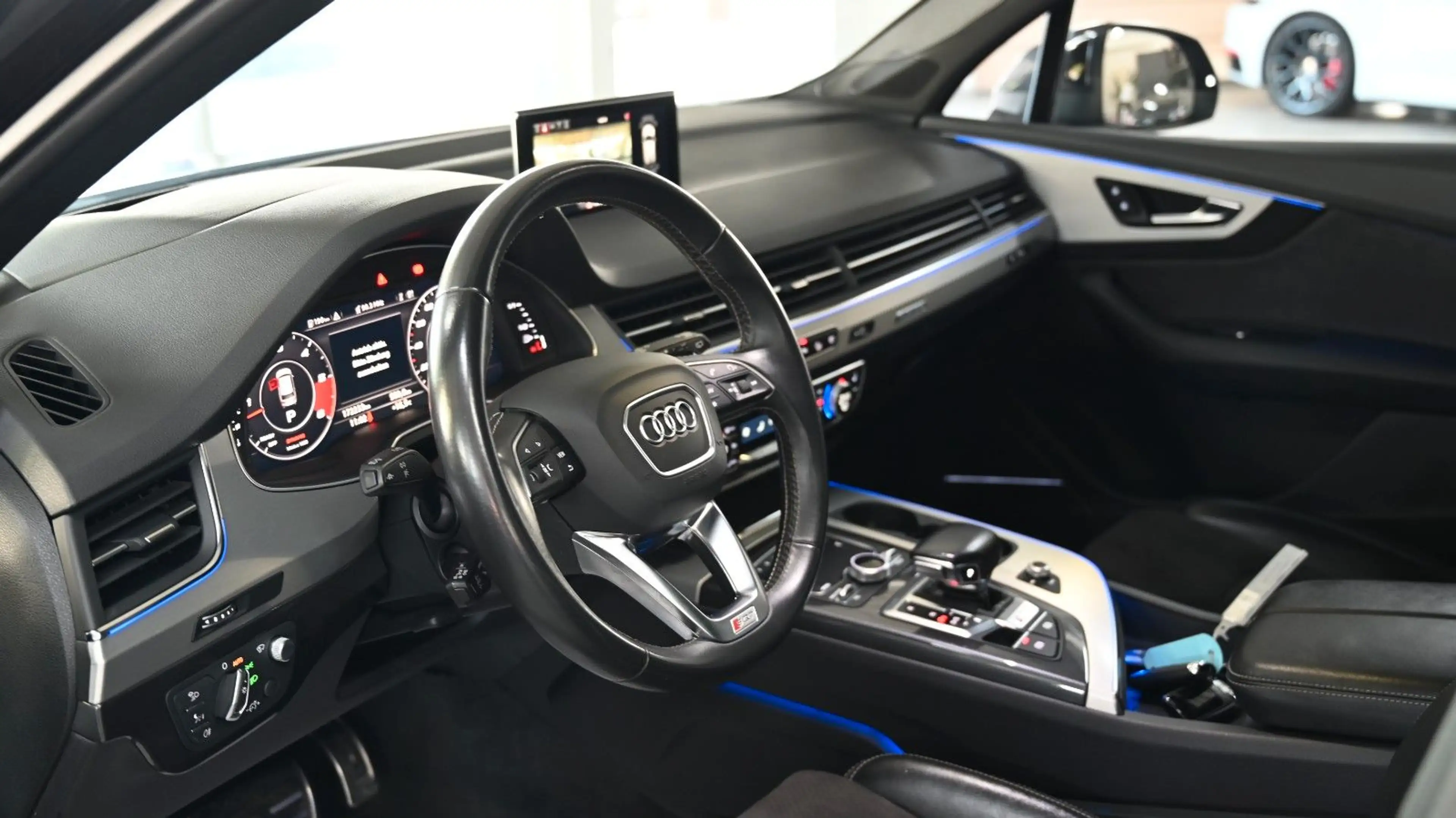 Audi SQ7 4.0 TDI quattro *7-SITZER*AHK*1.HAND — photo 13