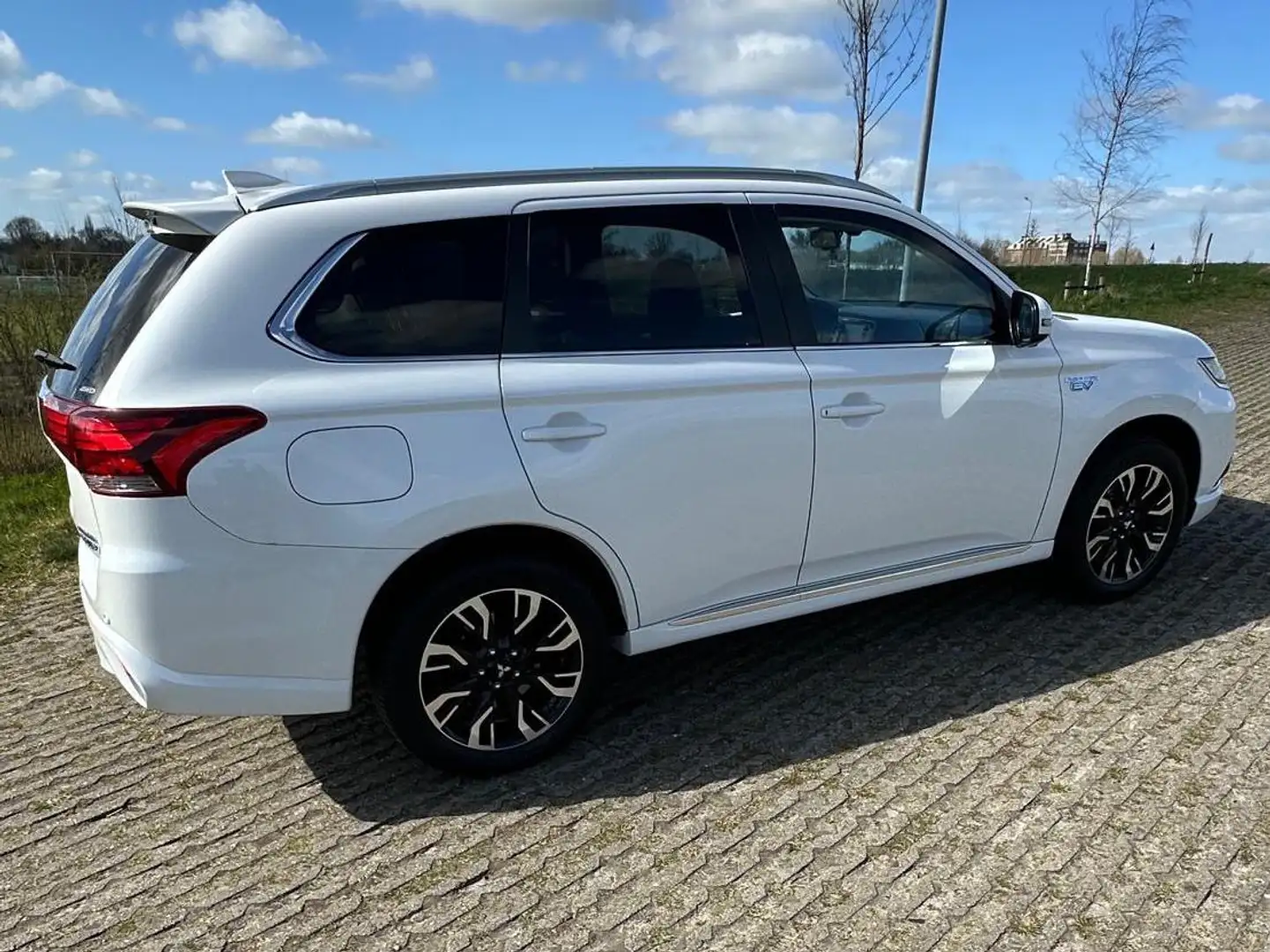 Mitsubishi Outlander Outlander 2.0 PHEV Instyle Alb - 1