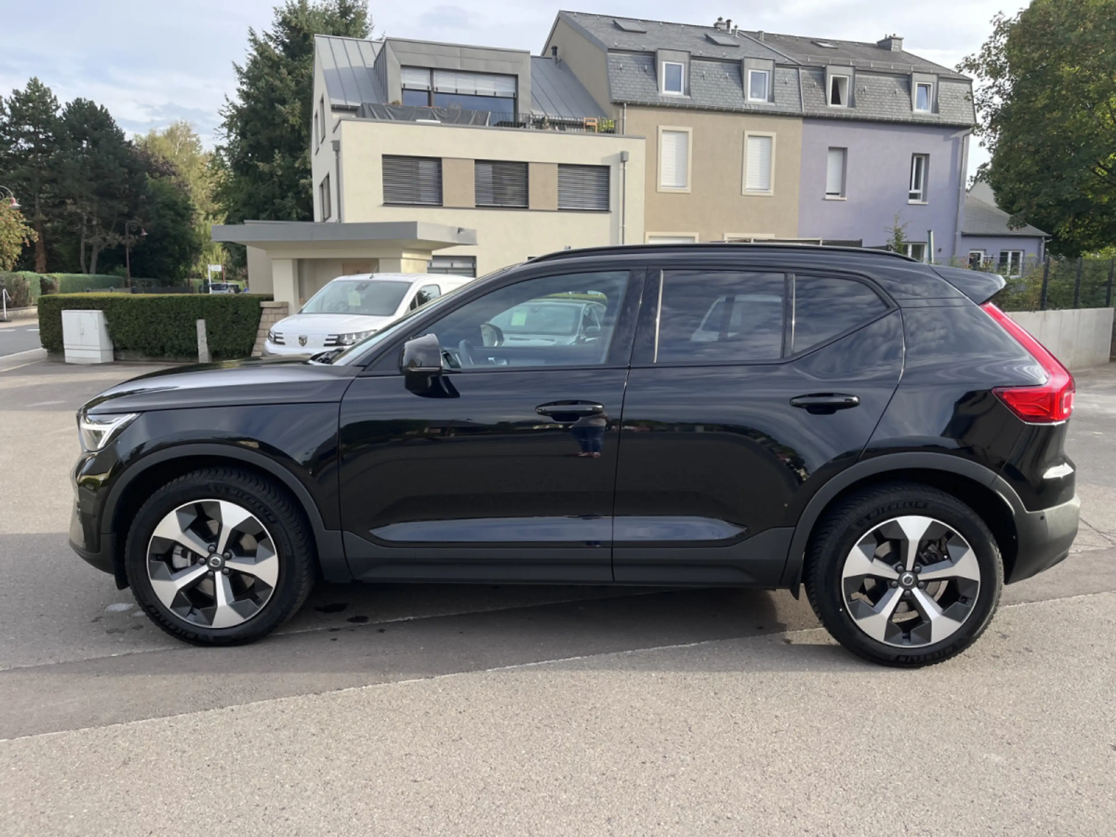 Volvo XC40 B3 Plus Dark DCT — photo 6