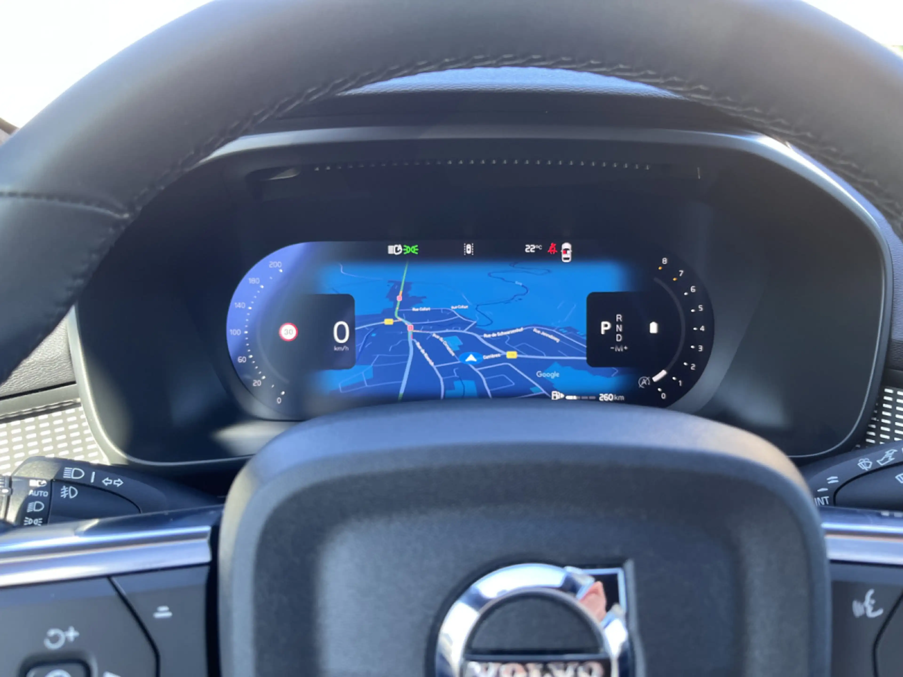 Volvo XC40 B3 Plus Dark DCT — photo 14