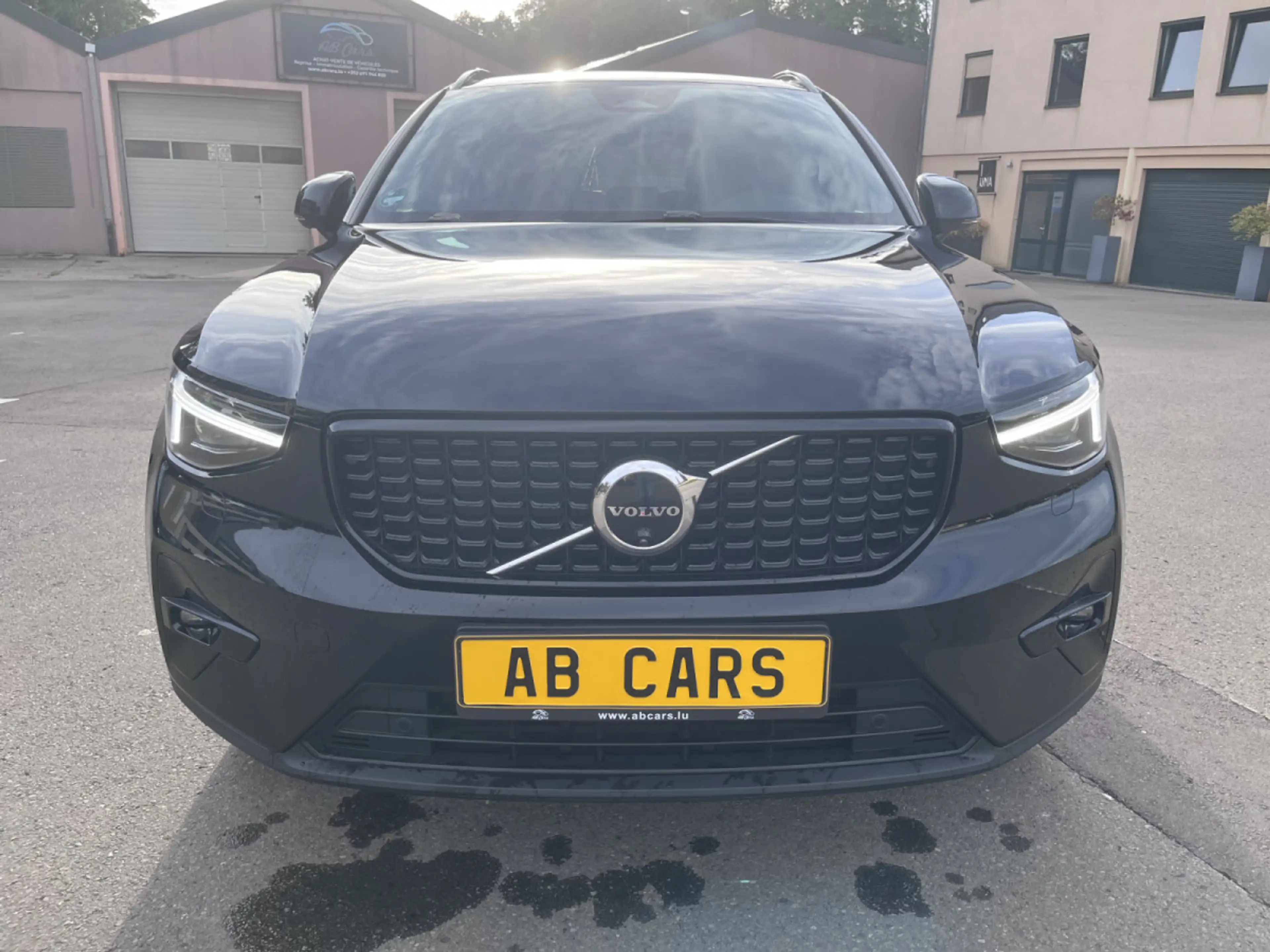 Volvo XC40 B3 Plus Dark DCT — photo 2