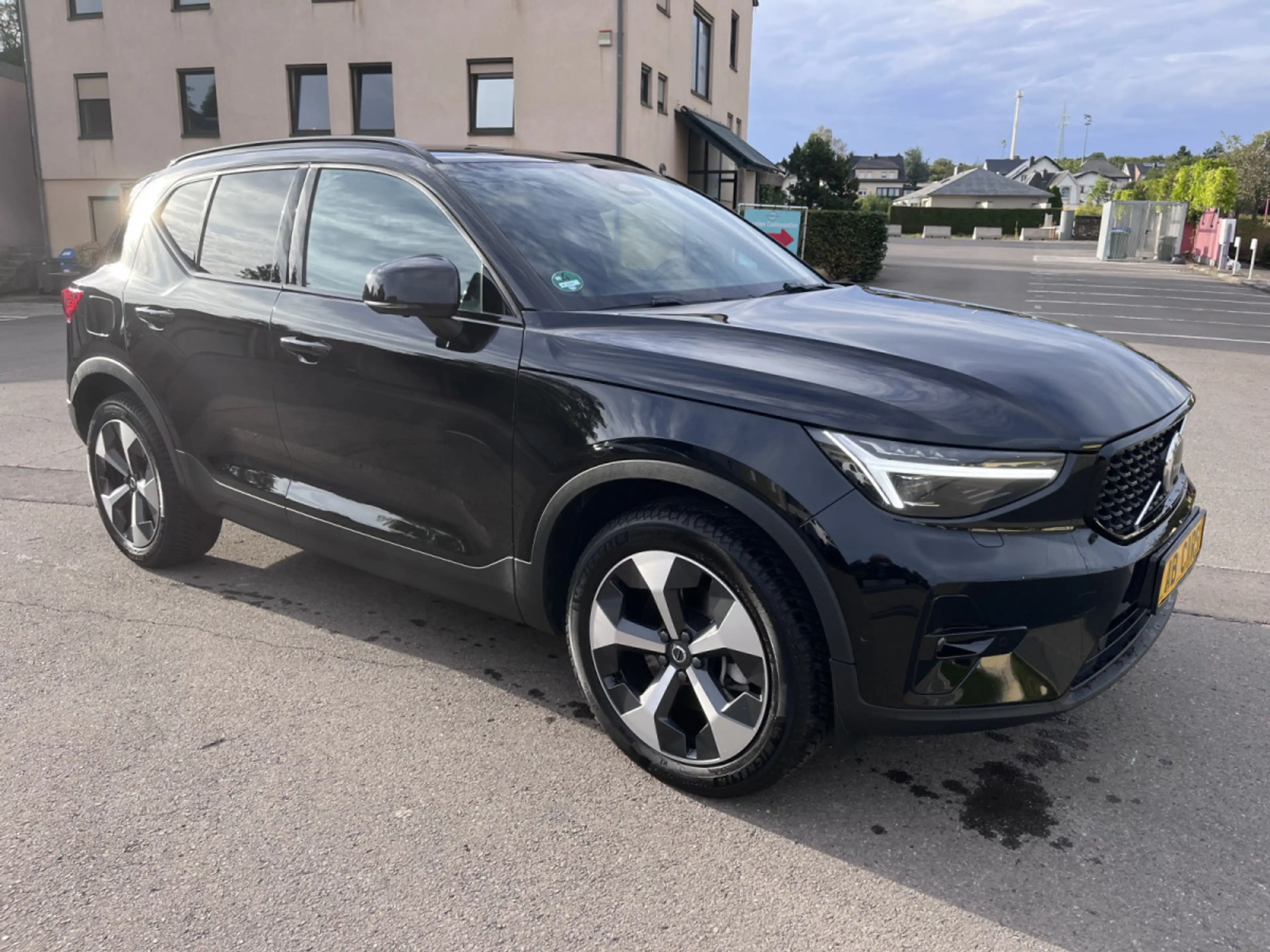 Volvo XC40 B3 Plus Dark DCT — photo 3