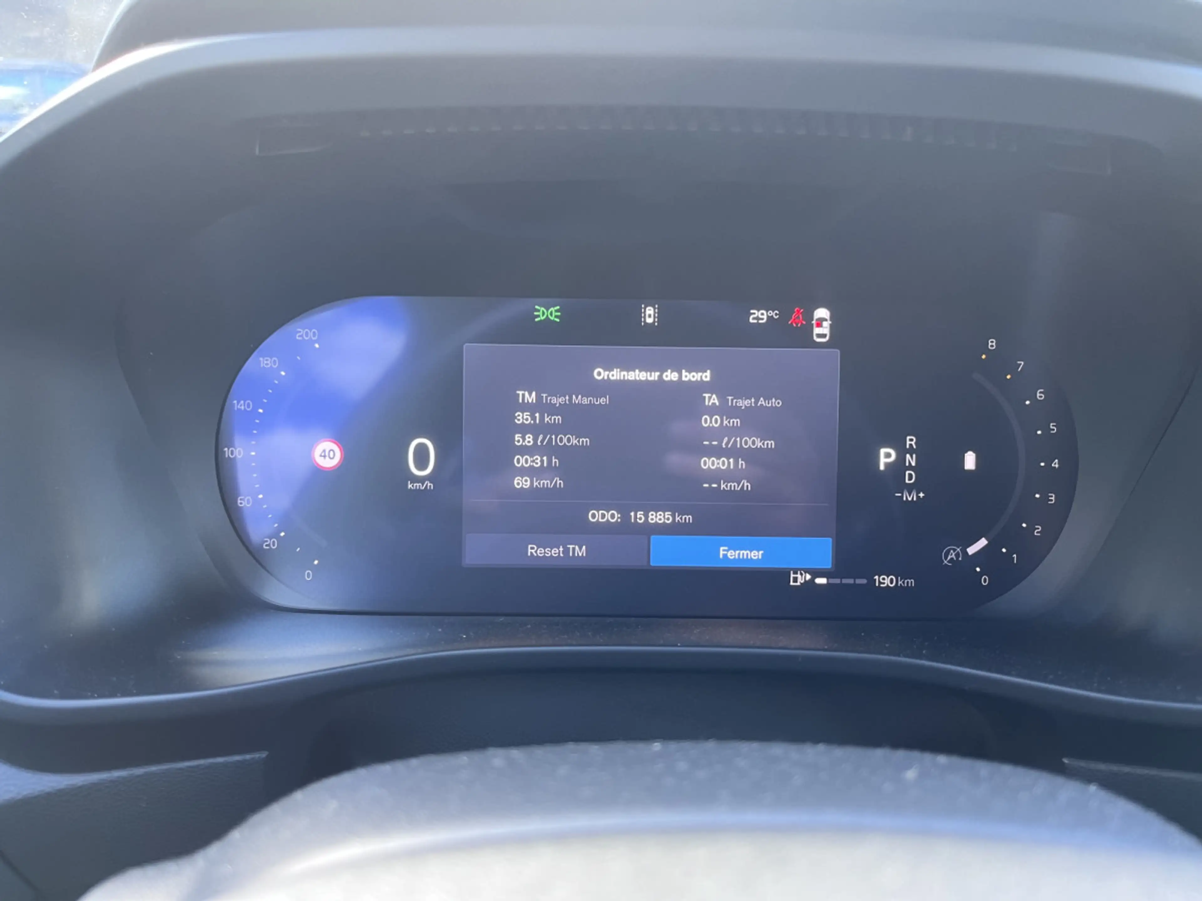 Volvo XC40 B3 Plus Dark DCT — photo 15