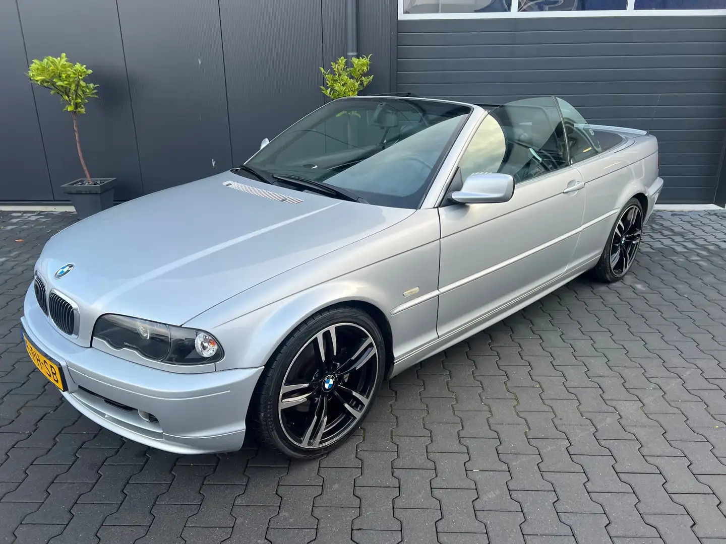 BMW 323 3-serie Cabrio 323Ci Executive AUTOMAAT !! Grijs - 2