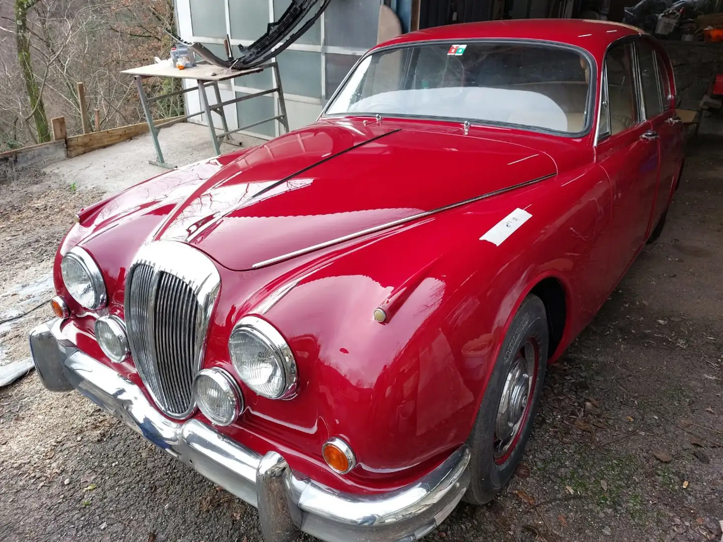 Daimler V8 250 Rot - 1