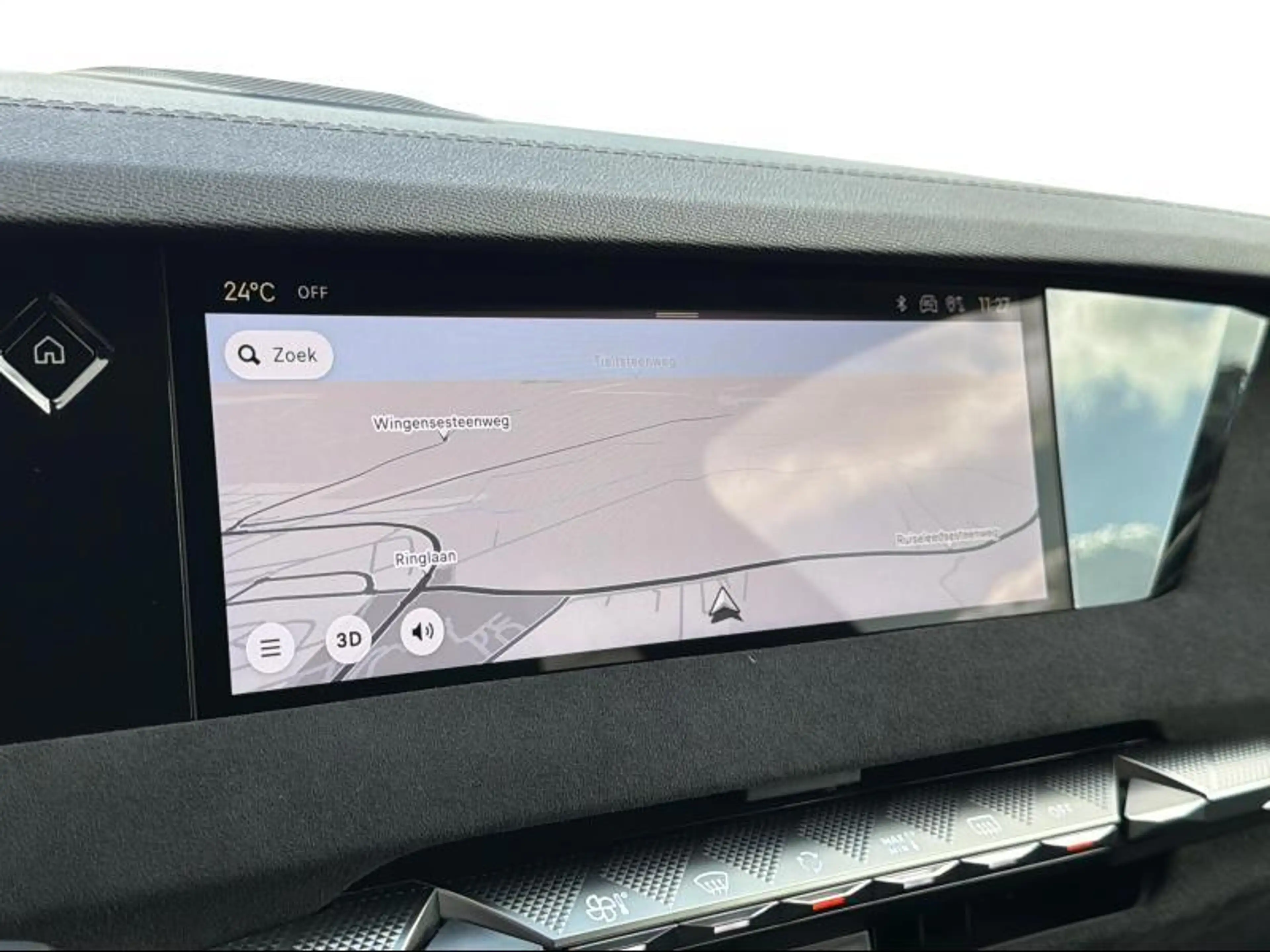 DS Automobiles DS 4 ETOILE ALCANTARA HYBRID — photo 12