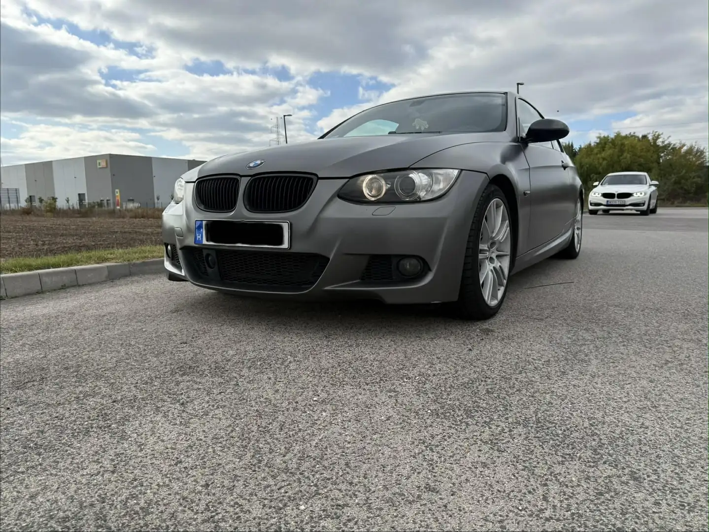 BMW 335 335i Coupe Aut. Grau - 2