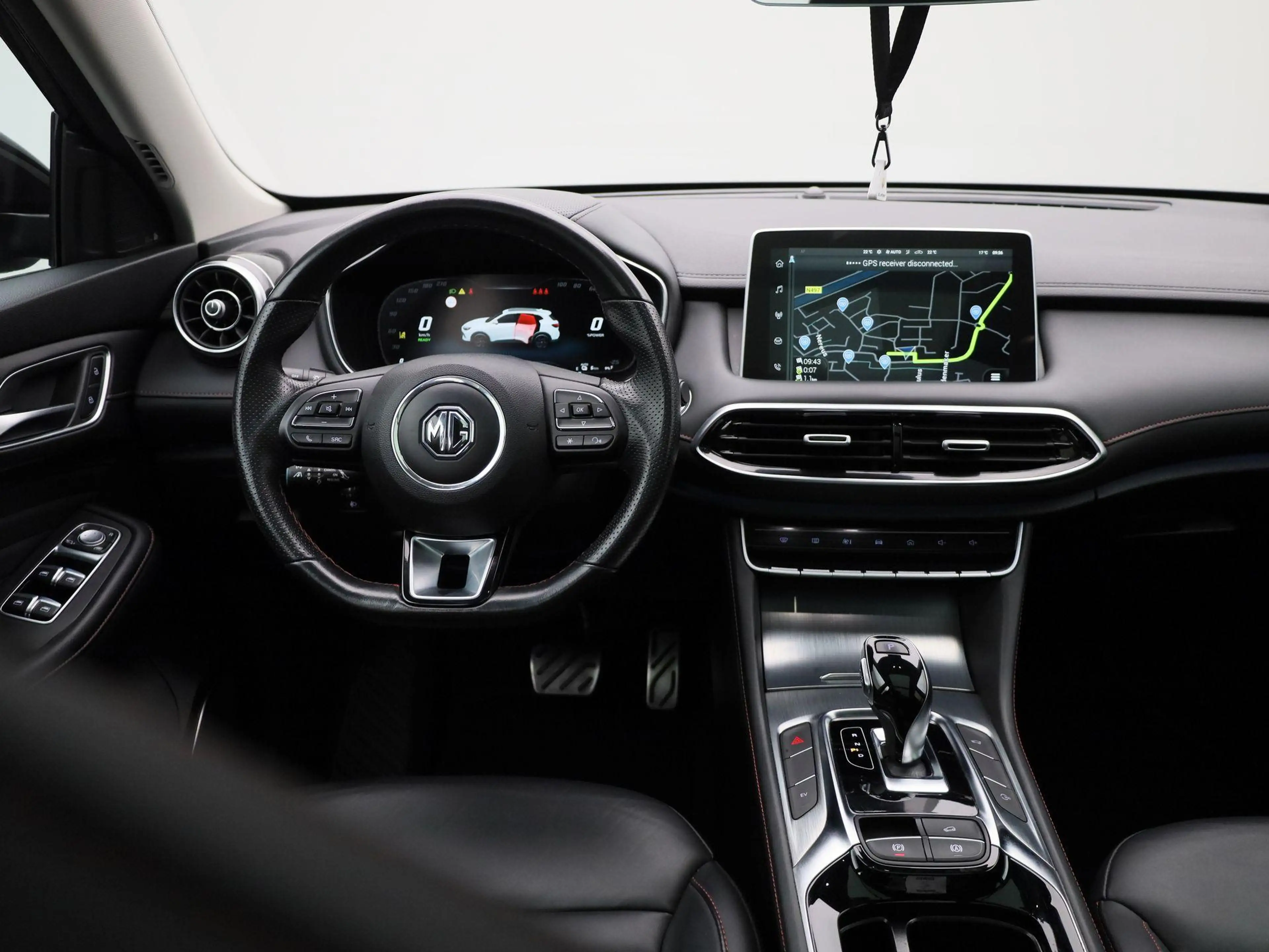 MG EHS 1.5 TGDI Luxury — photo 8