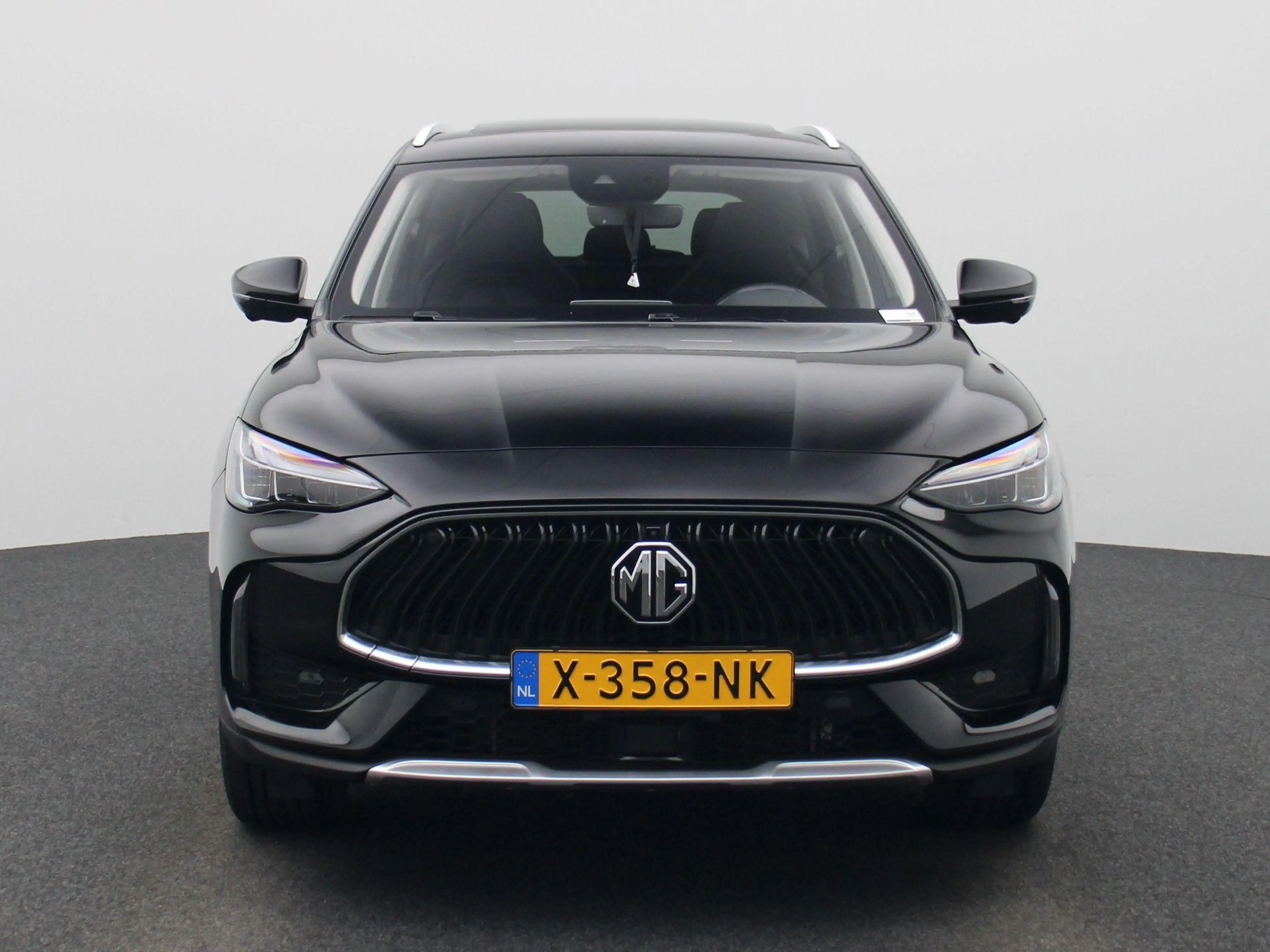 MG EHS 1.5 TGDI Luxury — photo 4