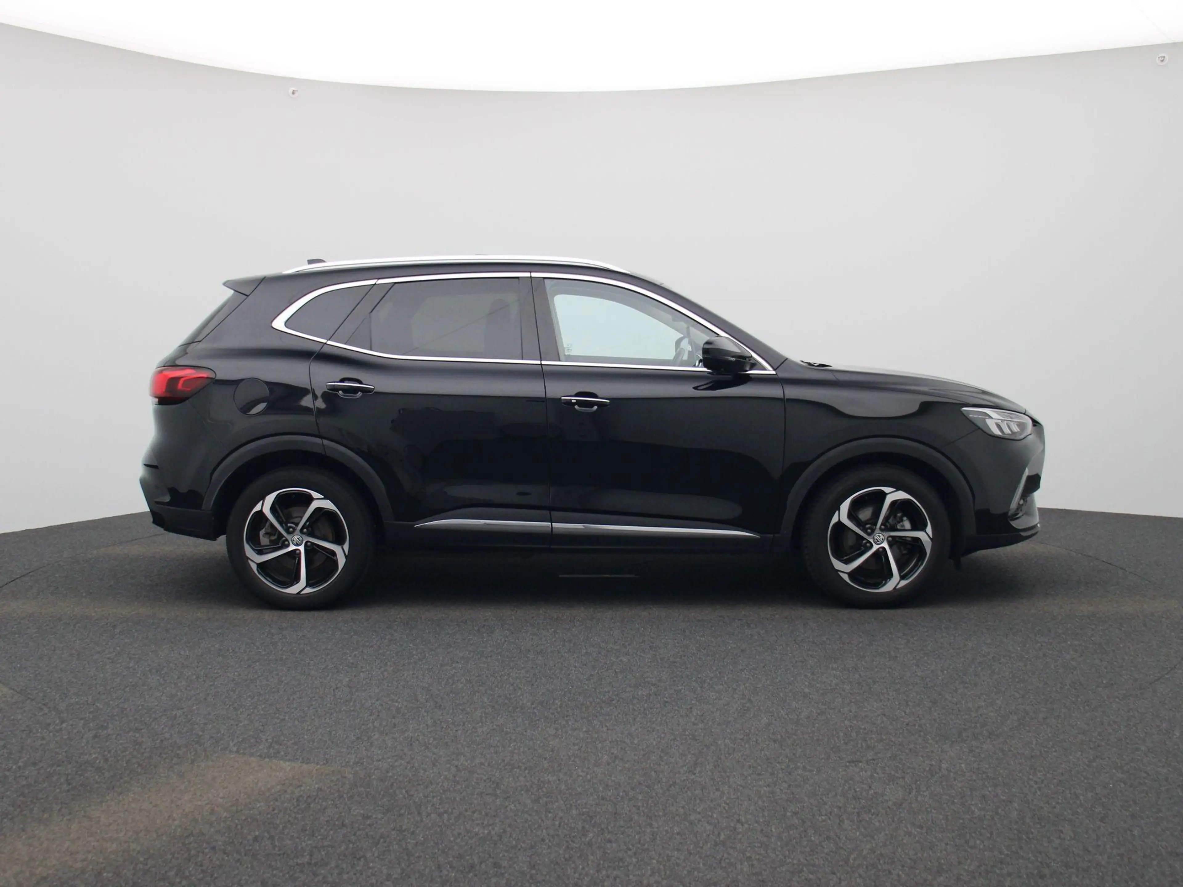 MG EHS 1.5 TGDI Luxury — photo 7