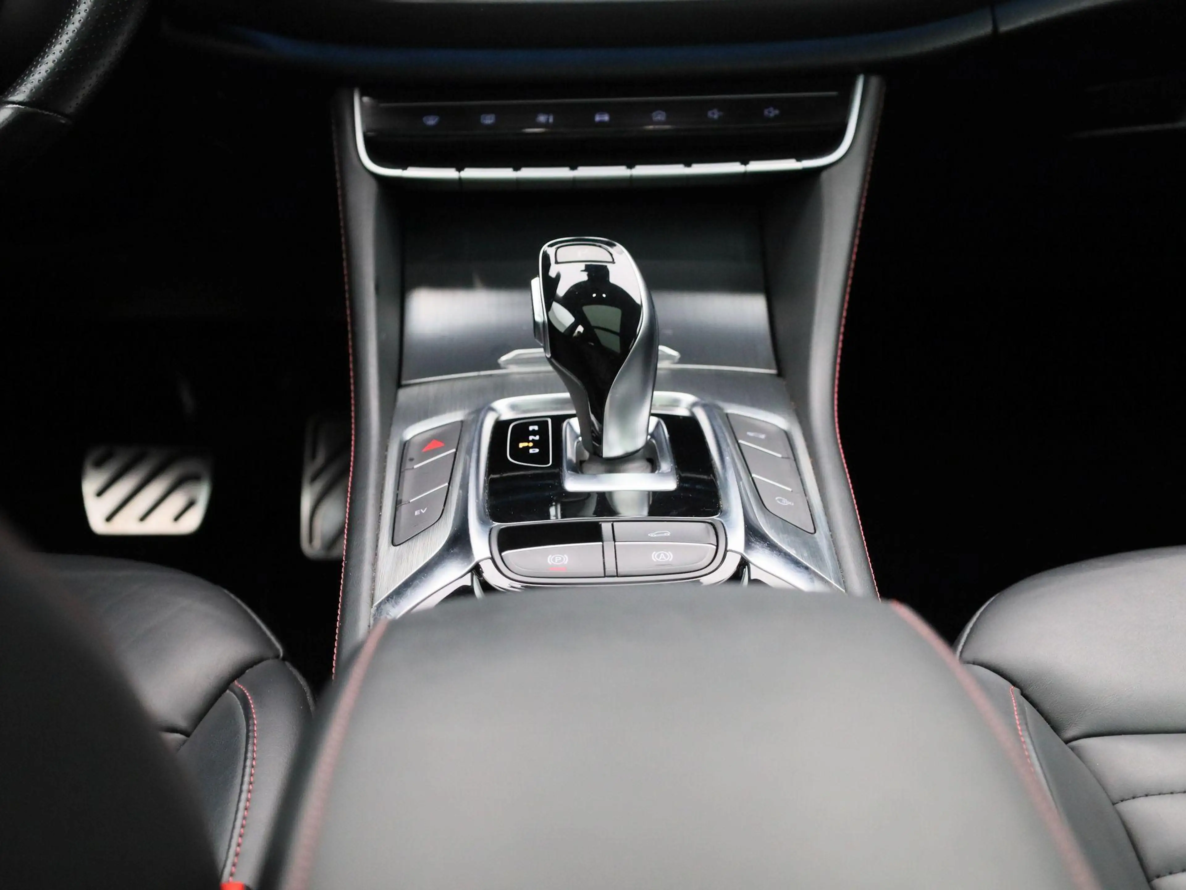 MG EHS 1.5 TGDI Luxury — photo 11