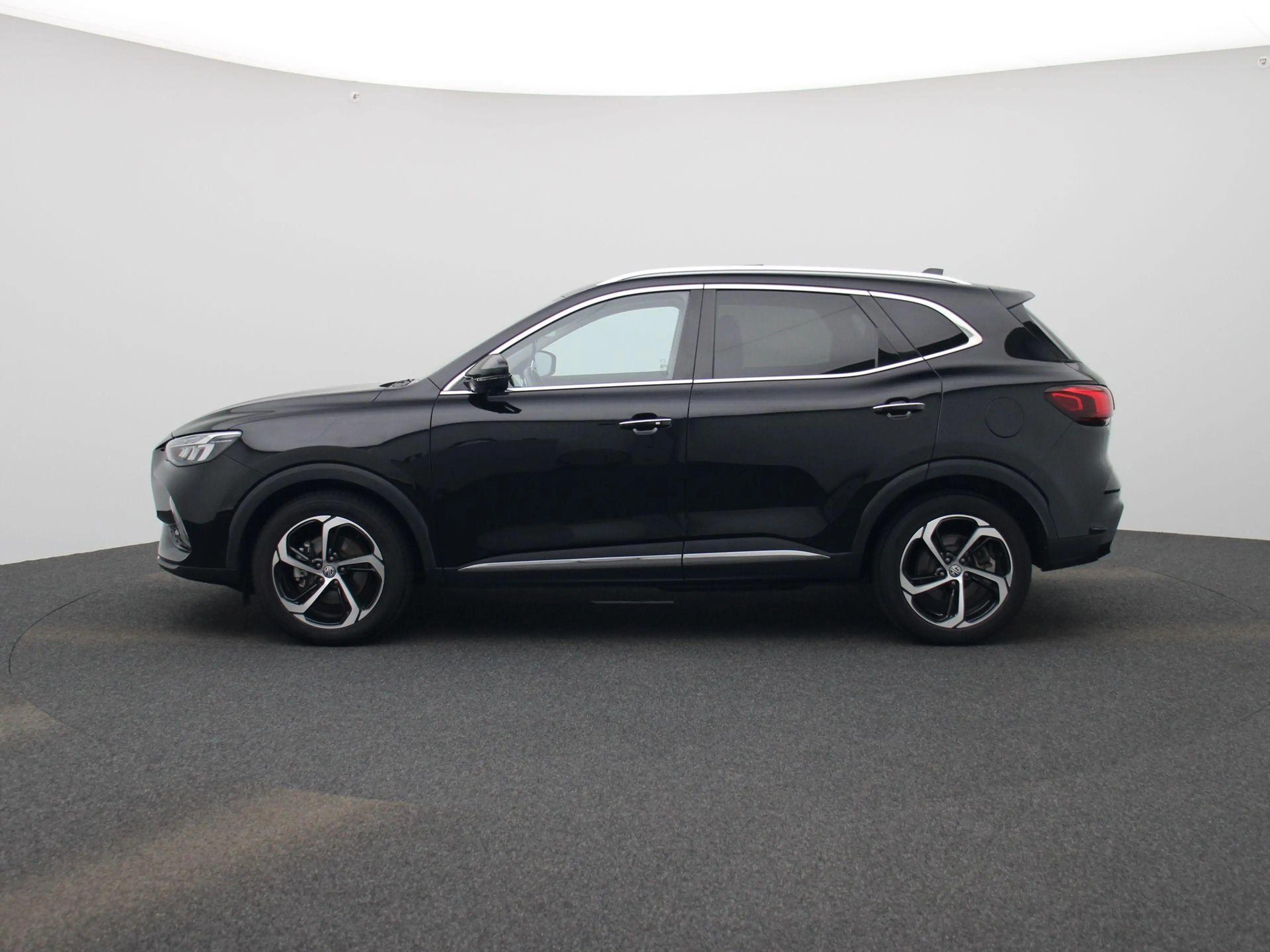 MG EHS 1.5 TGDI Luxury — photo 5