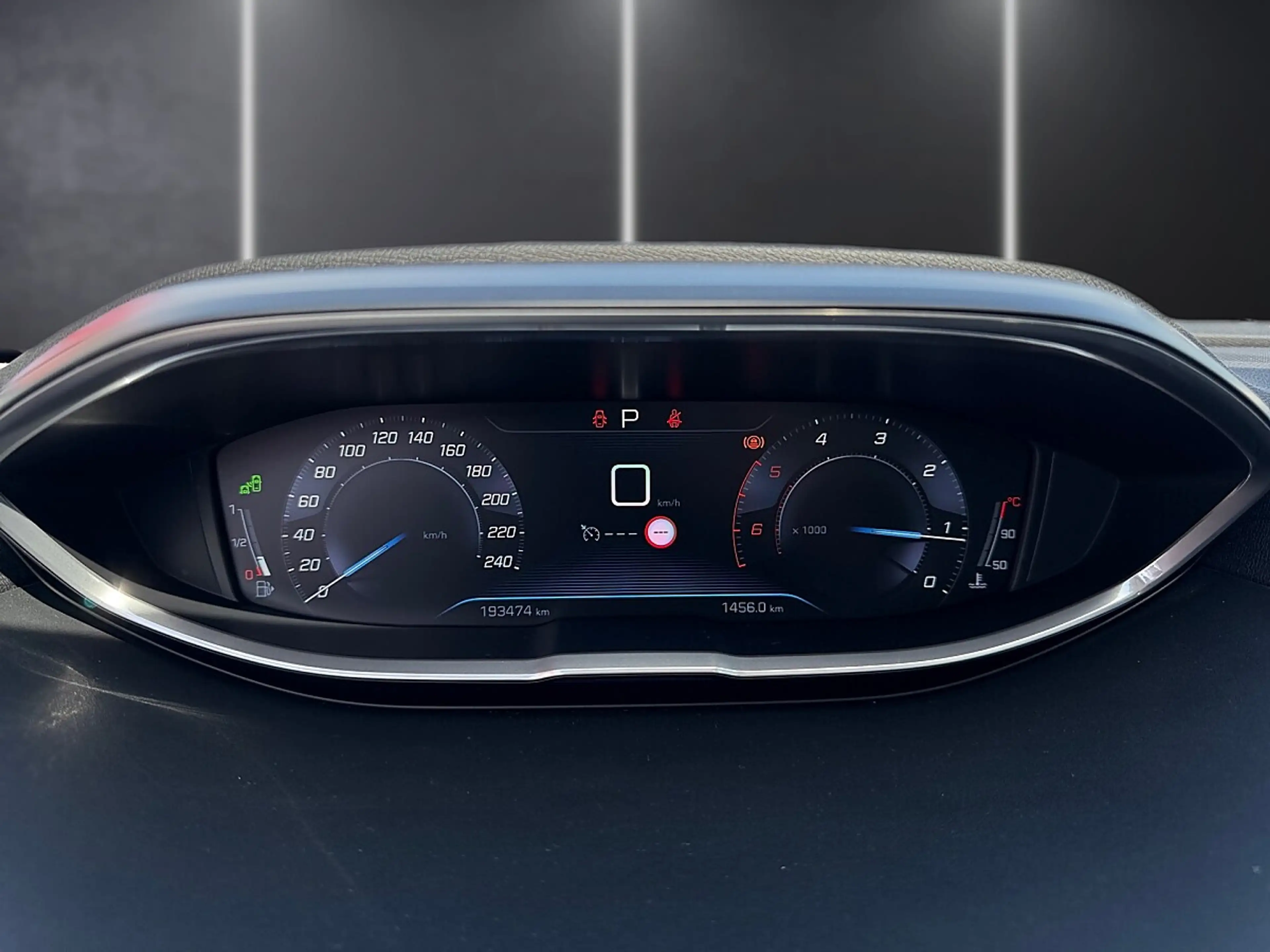 Peugeot 5008 1.6 BlueHDI 120 FAP Allure 7 Sitzer — photo 14