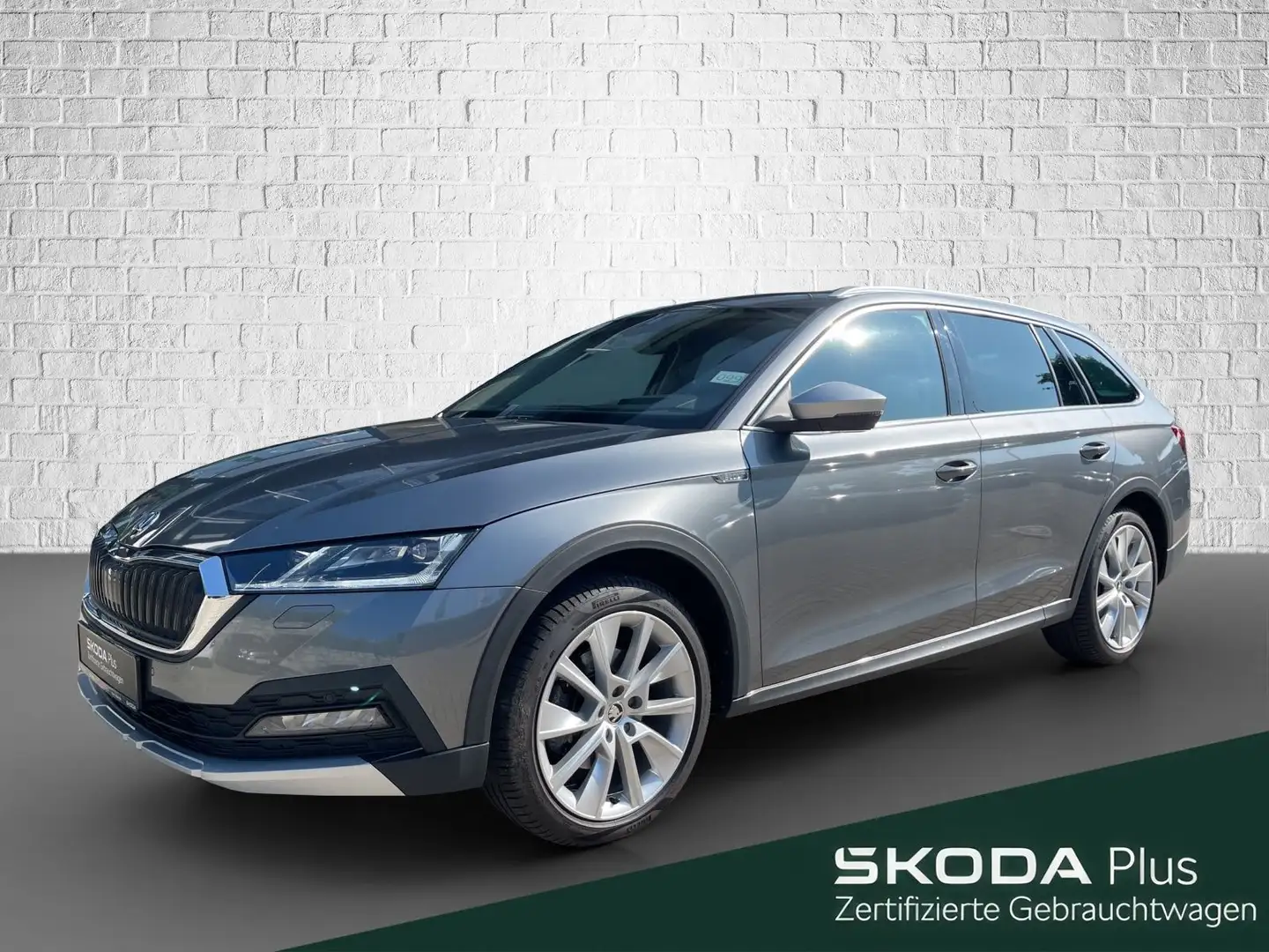 Skoda Octavia 2.0 DSG - Scout 4x4 AHK ACC DCC Pano Silber - 1