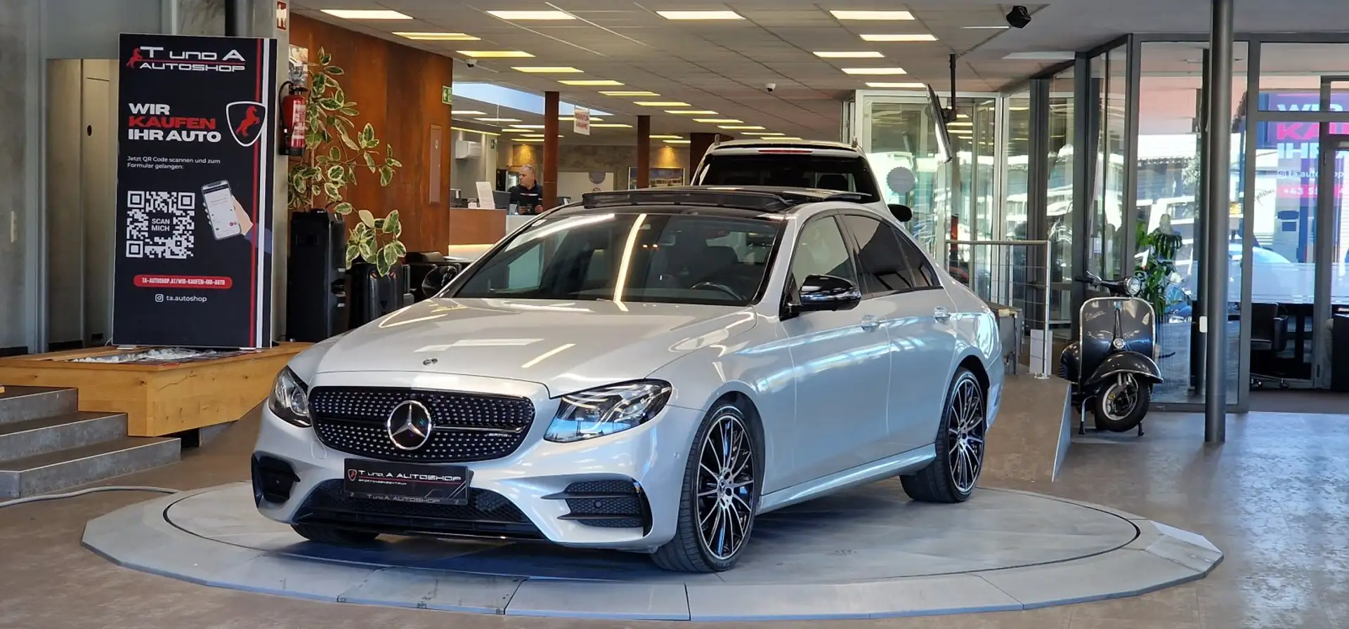 Mercedes-Benz E 220 d AMG-Line Aut. *Pano*Burmester*360°*20Zoll* Grau - 1