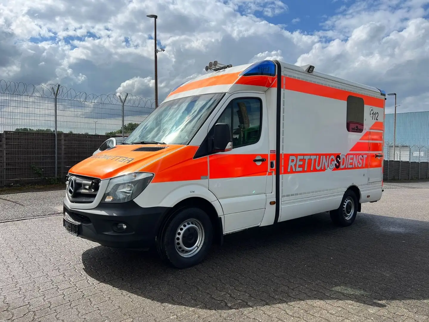 Mercedes-Benz Sprinter III KOFFER RWD 319CDI*RTW*RETTUNGSWAGEN Wit - 2