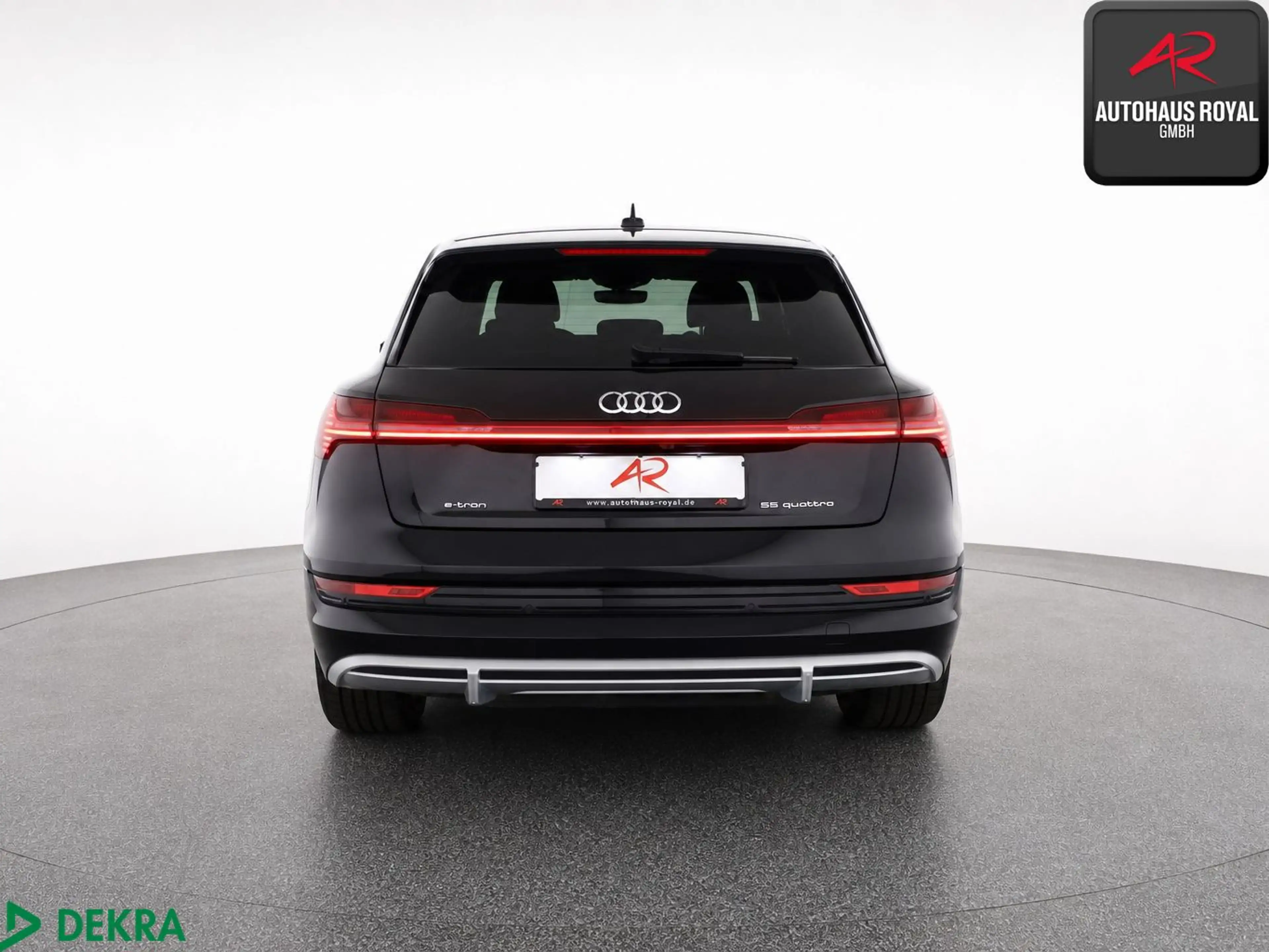 Audi e-tron 55 qu S LINE HUD,LUFT,KEYLESS,CARPLAY,SH — photo 4