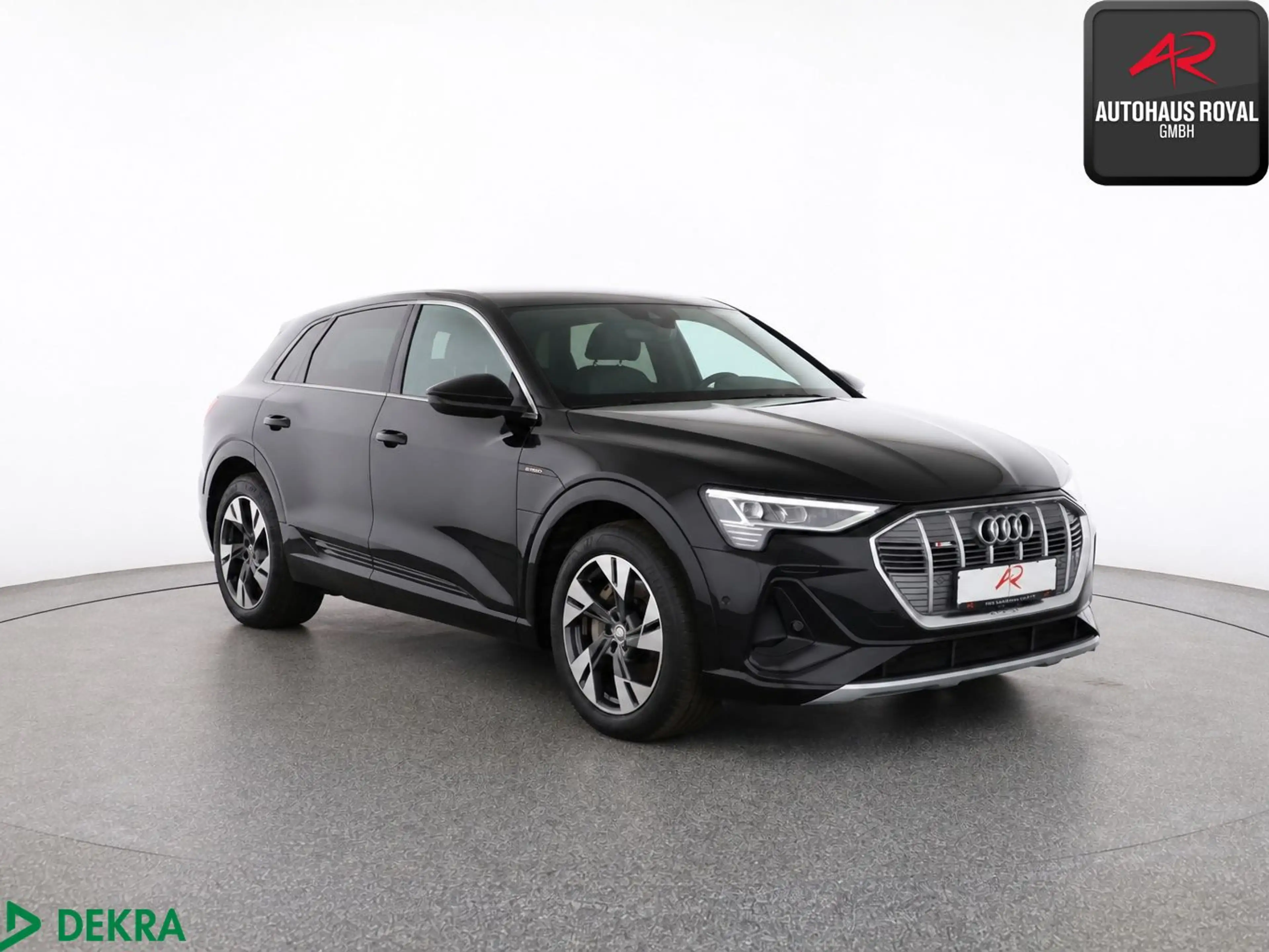 Audi e-tron 55 qu S LINE HUD,LUFT,KEYLESS,CARPLAY,SH — photo 7