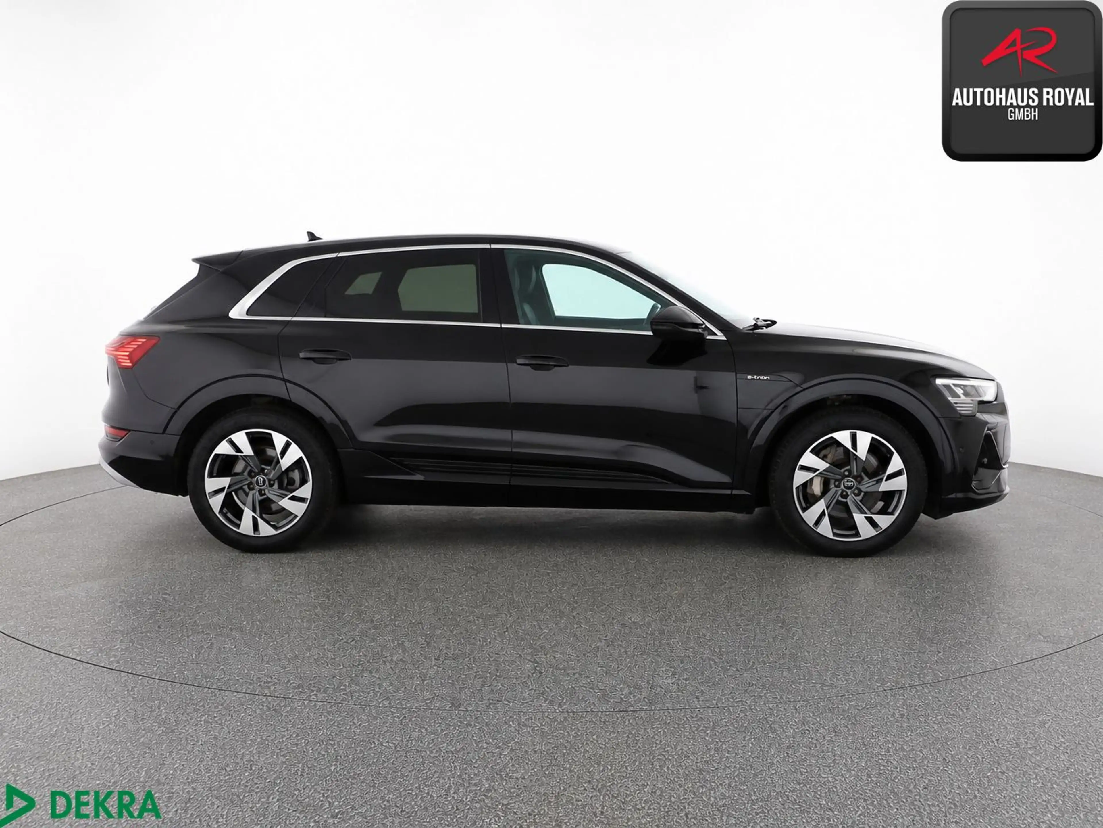 Audi e-tron 55 qu S LINE HUD,LUFT,KEYLESS,CARPLAY,SH — photo 6