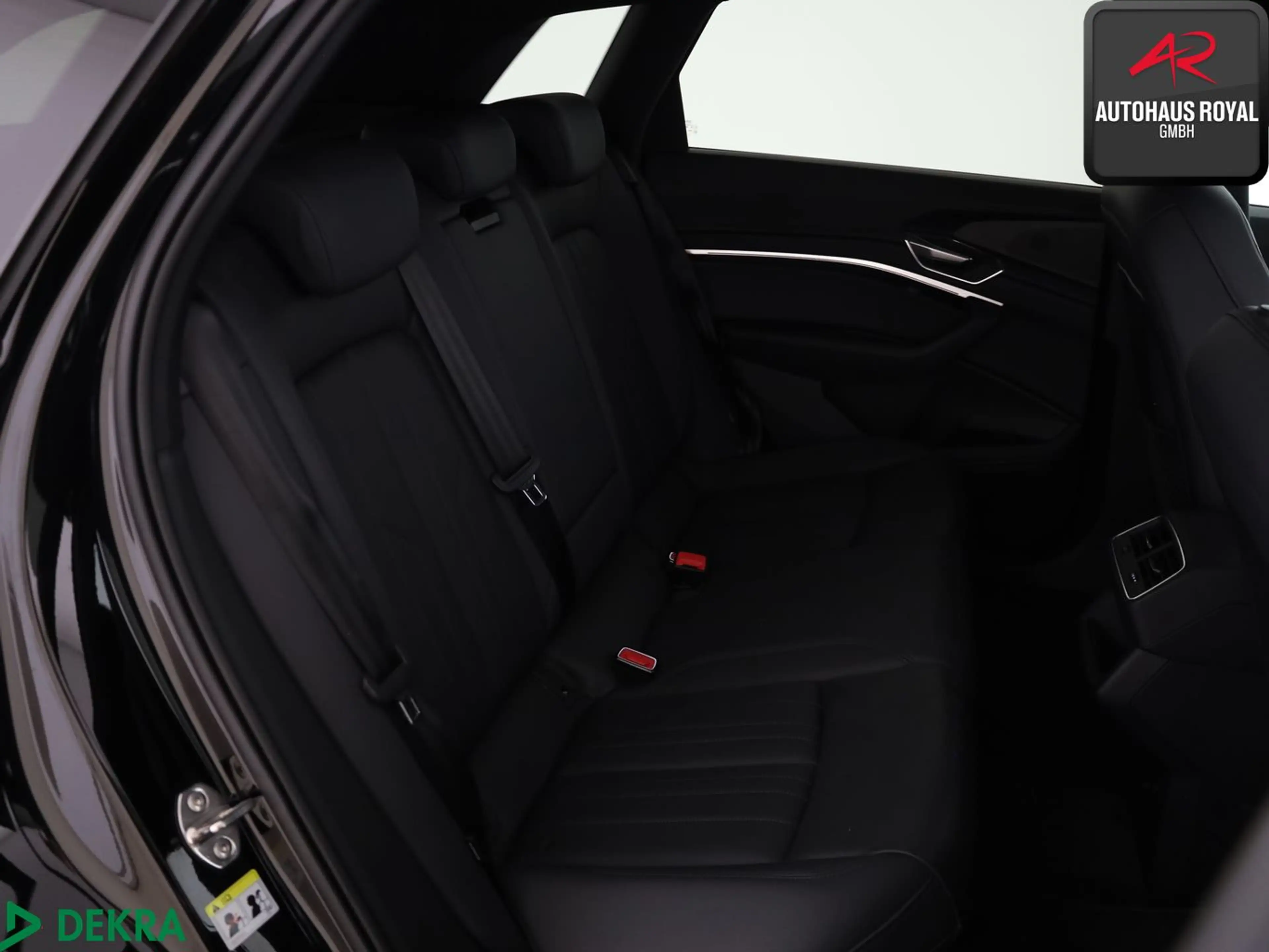 Audi e-tron 55 qu S LINE HUD,LUFT,KEYLESS,CARPLAY,SH — photo 13